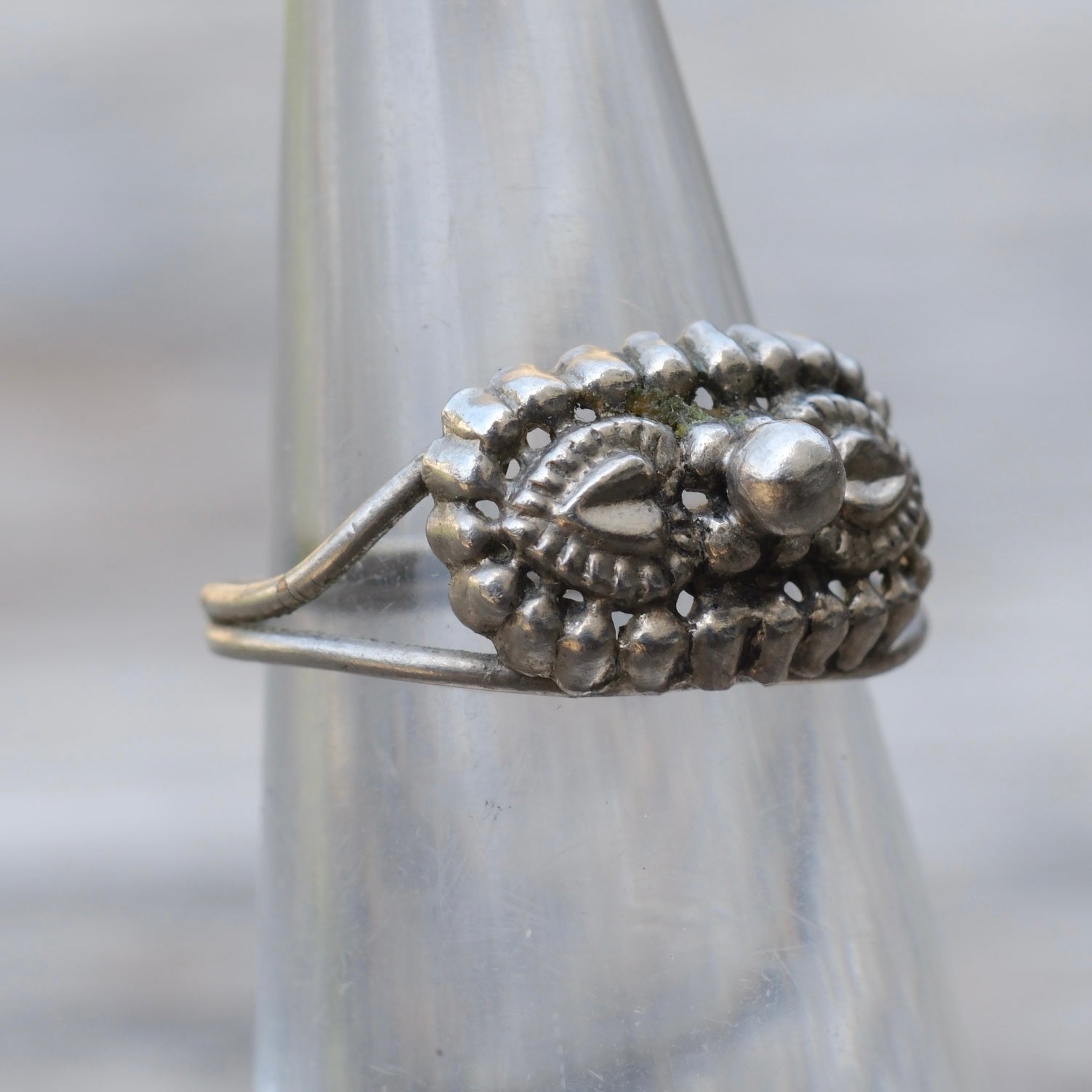 Vintage Sterling Orante Band Ring 4