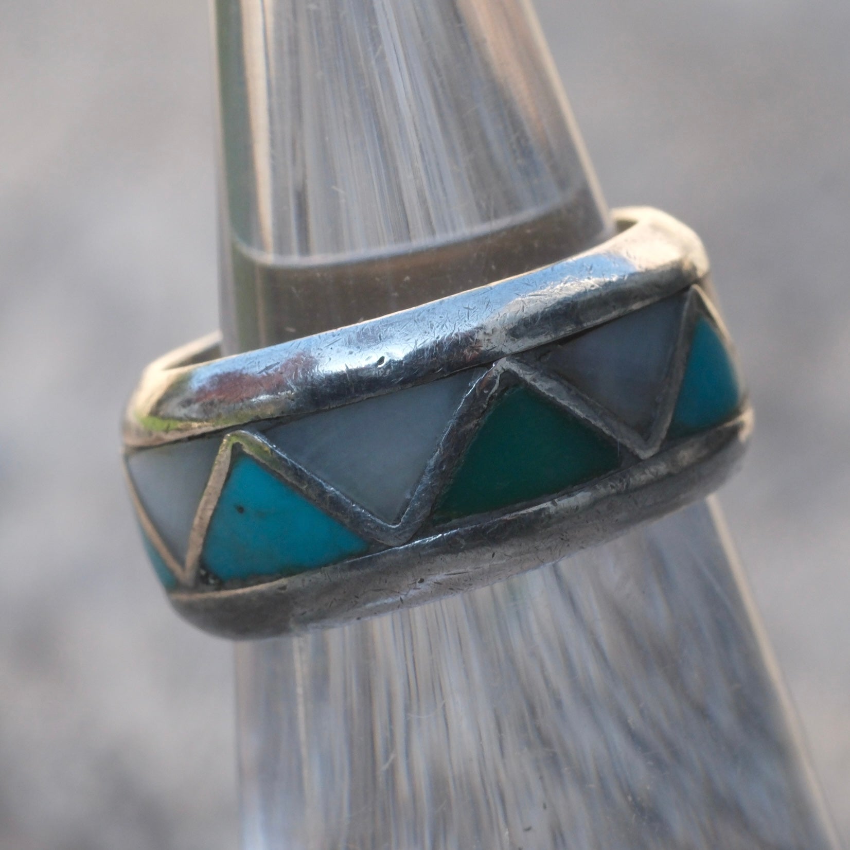 Vintage Sterling Turquoise and Mother Of Pearl Inlay Band Ring 4