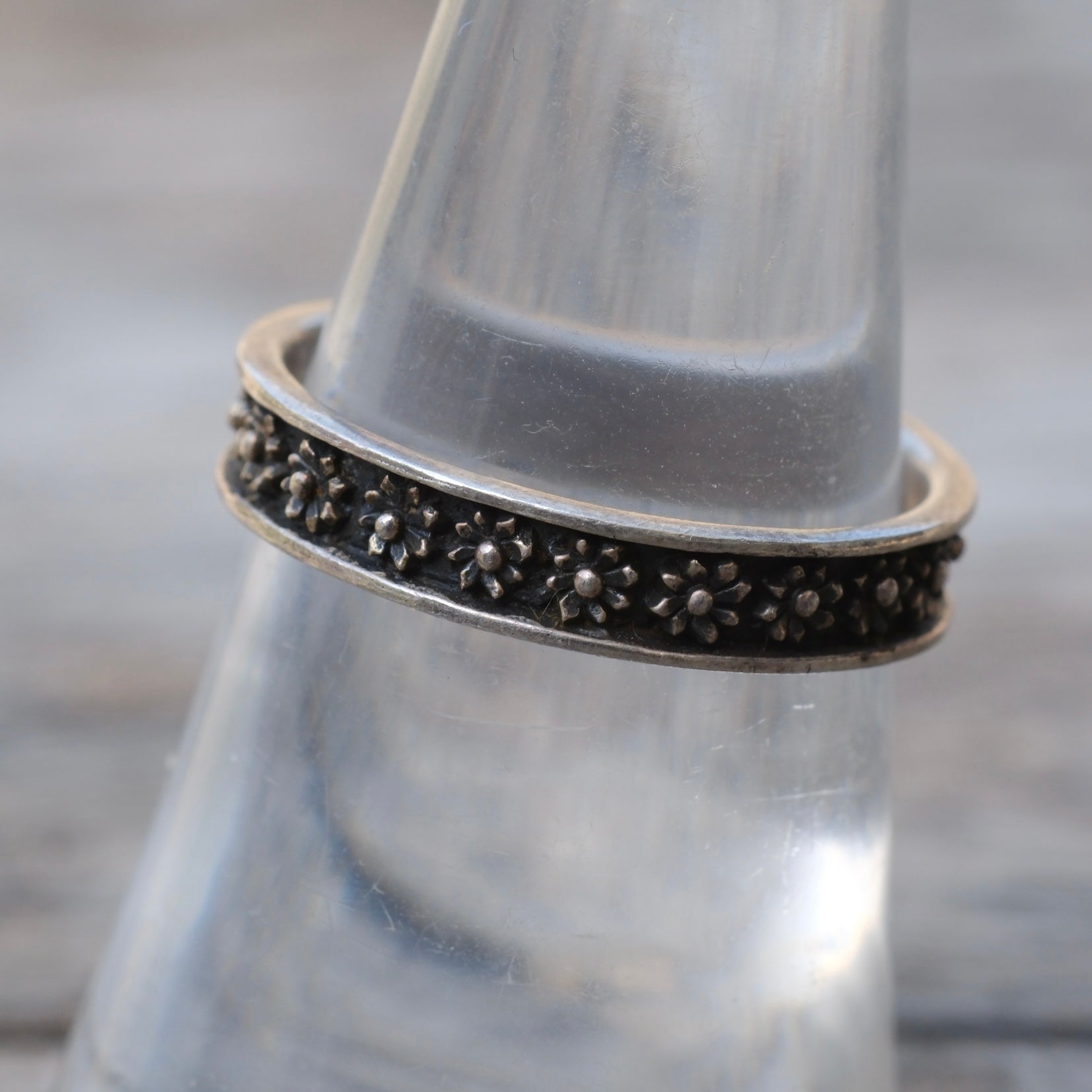 Vintage Sterling Floral Pattern Ring 7