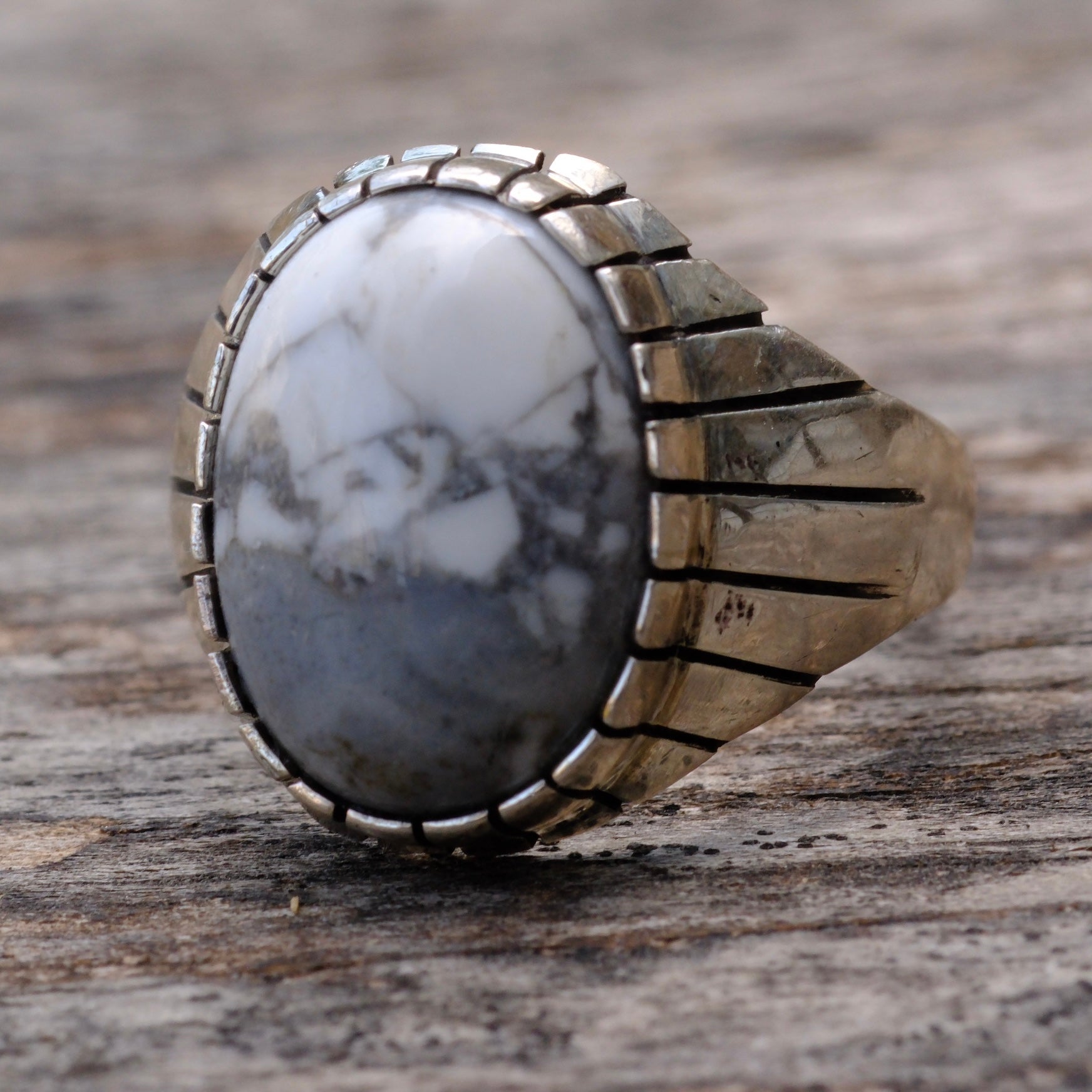 Vintage Sterling White Buffalo Ribbed Band Ring 12