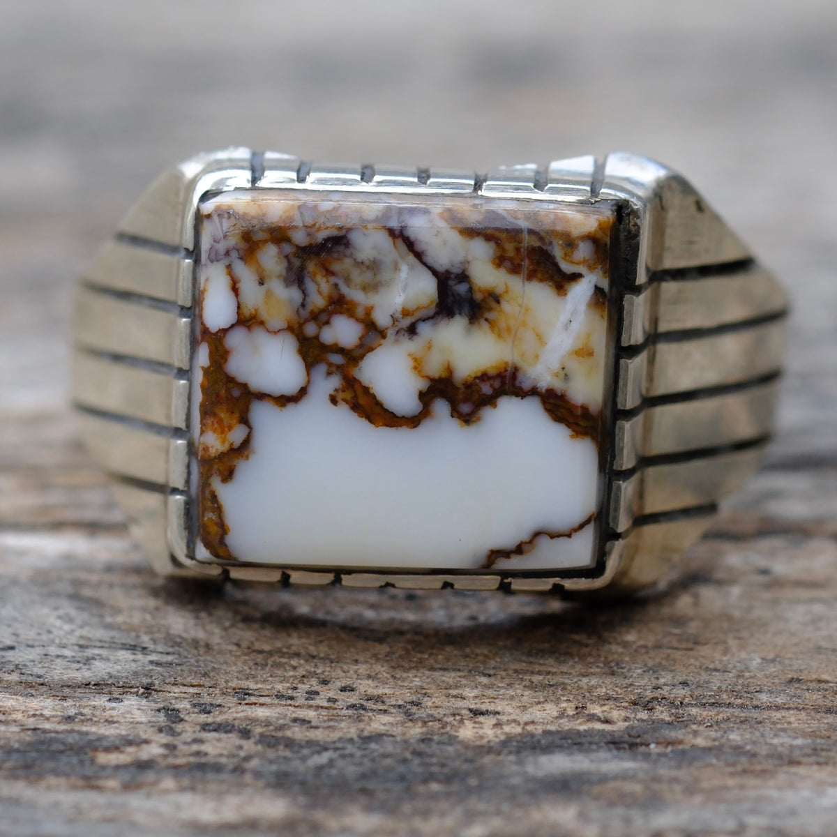 Vintage Sterling White Buffalo Ribbed Band Ring 12.75