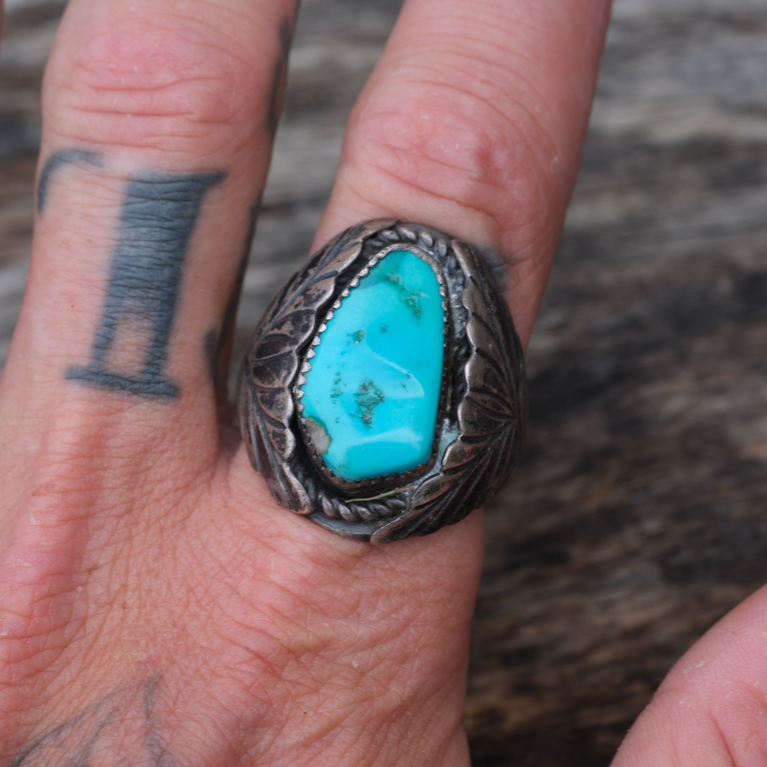 Vintage Sterling Chunky Turquoise Ribbed Band Ring 11.5