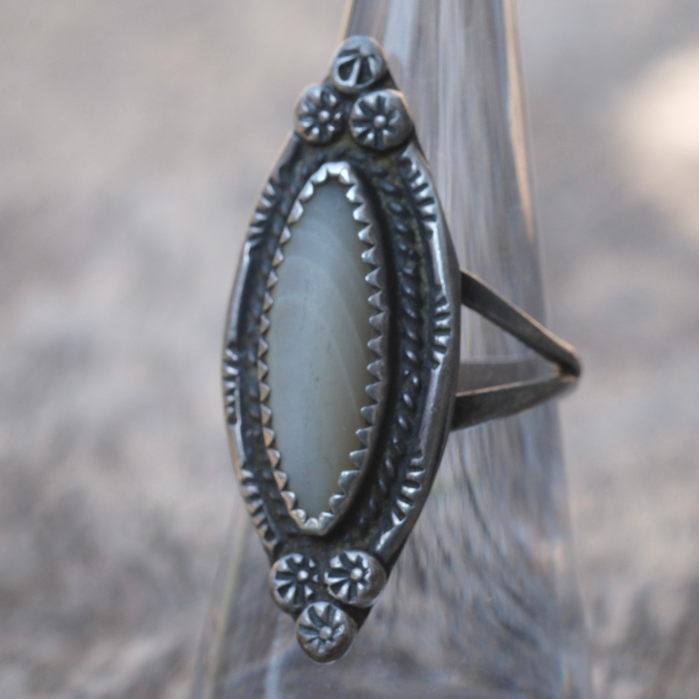 Vintage Sterling Mother Of Pearl Ring 7