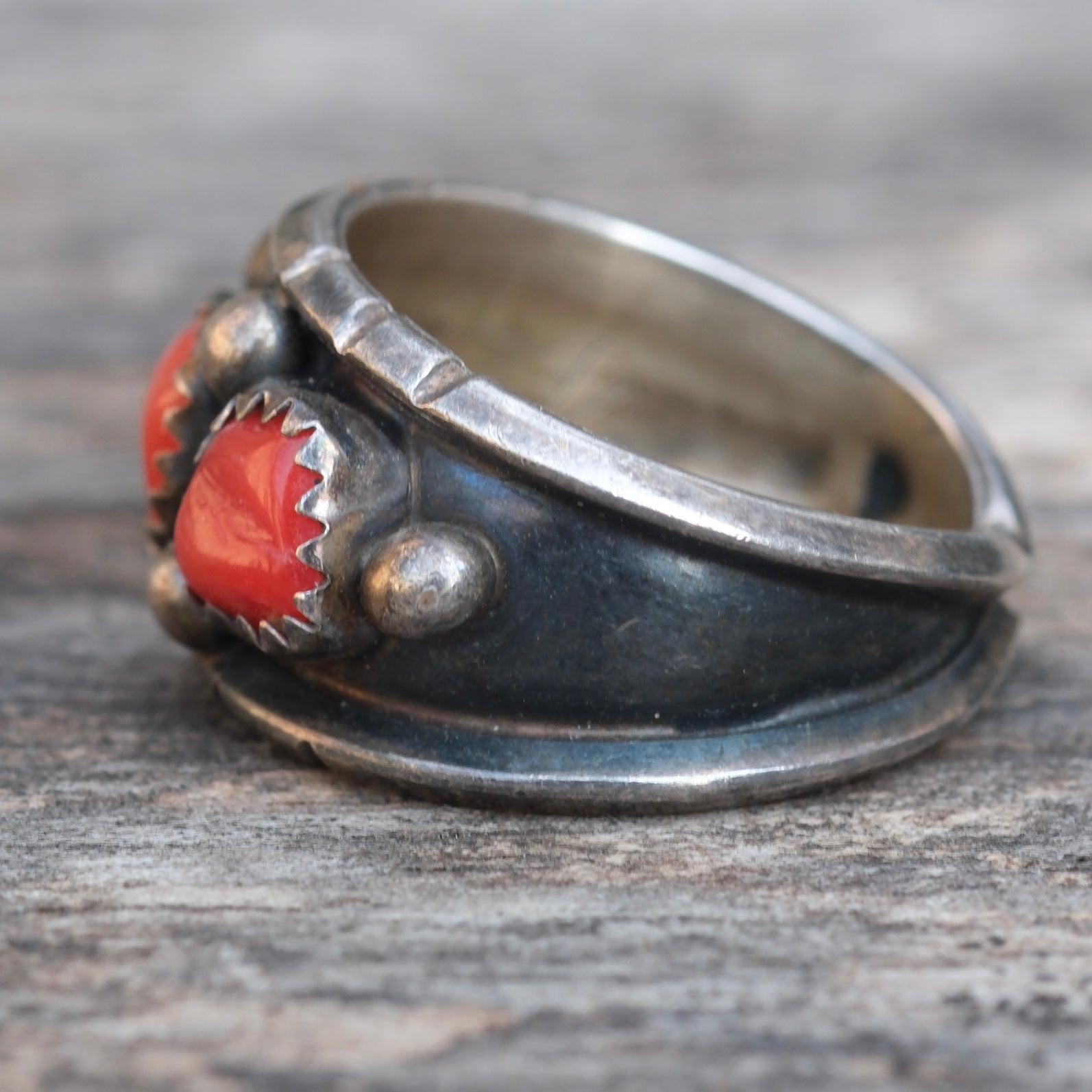 Vintage Sterling 3-Stone Coral Thick Band Ring 6.75