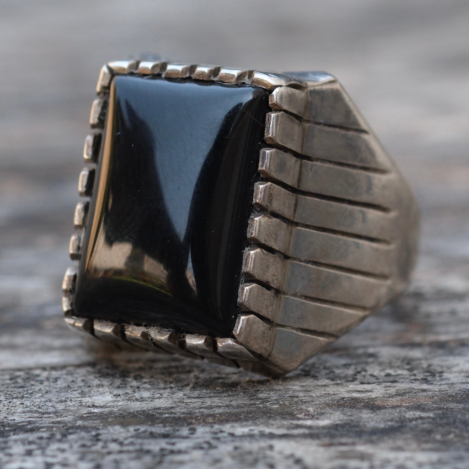 Vintage Sterling Onyx Ribbed Band Ring 10.5