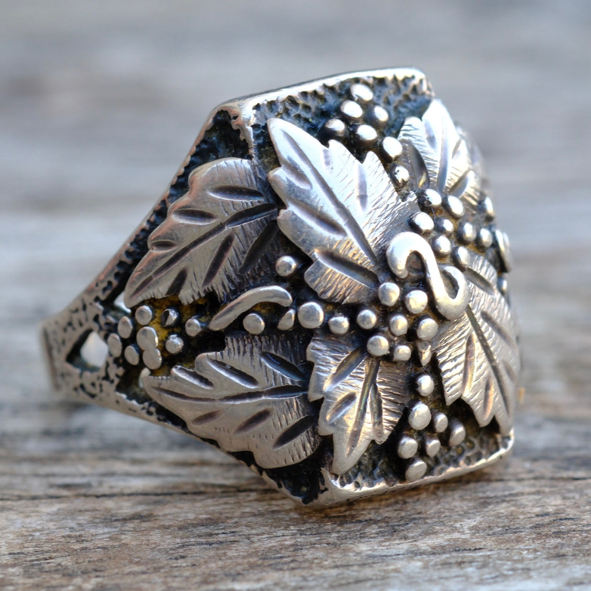 Vintage Sterling Silve Leaf Ring 12