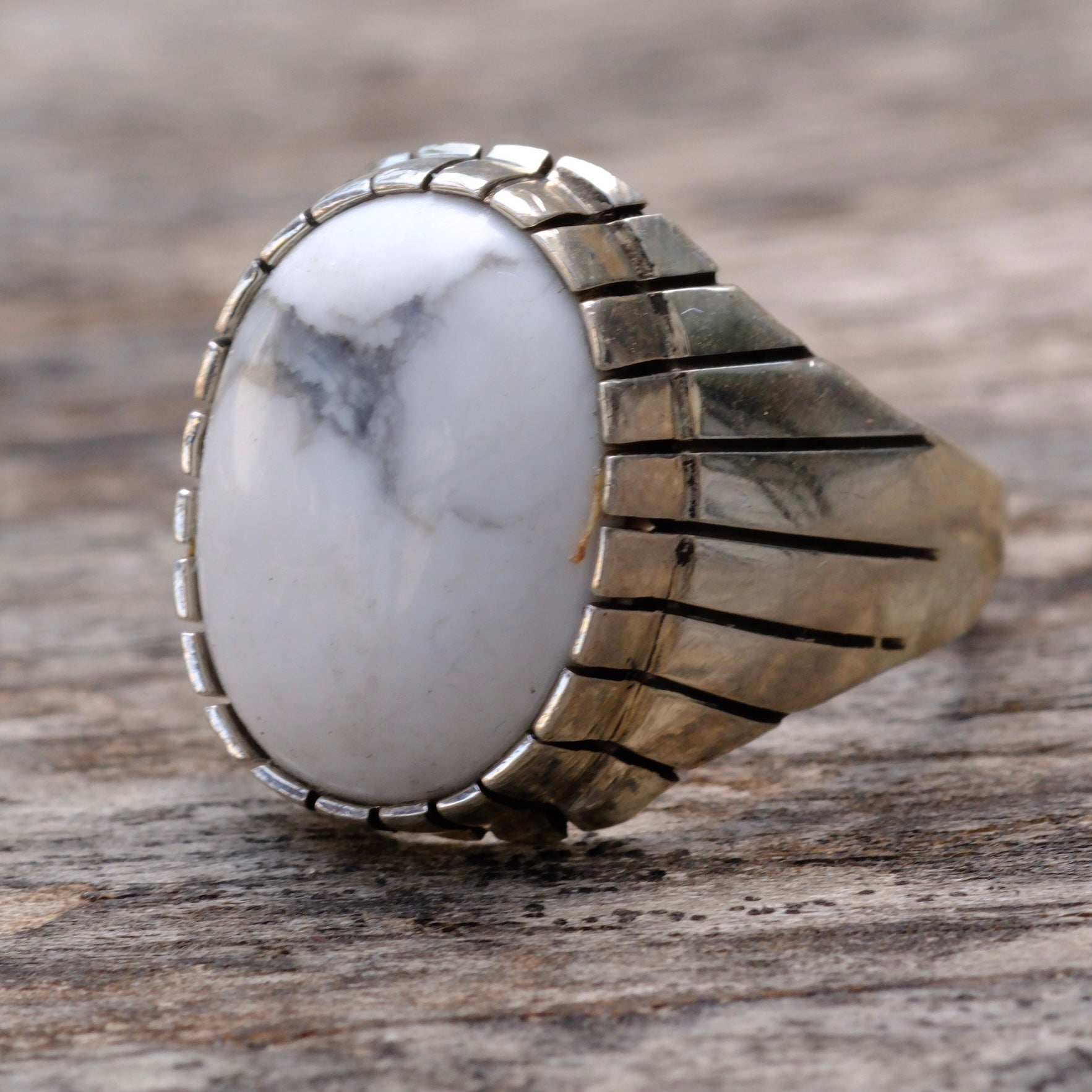 Vintage Sterling White Buffalo Ribbed Band Ring 12