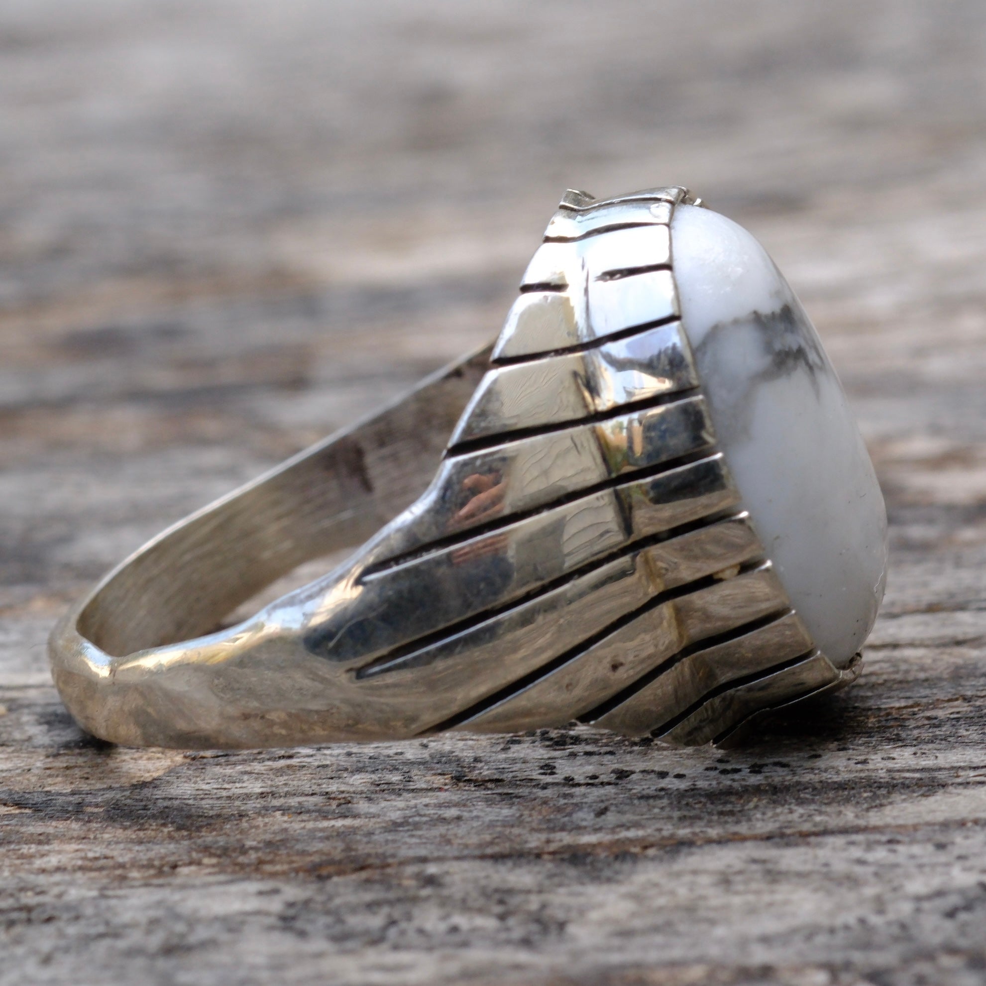 Vintage Sterling White Buffalo Ribbed Band Ring 12