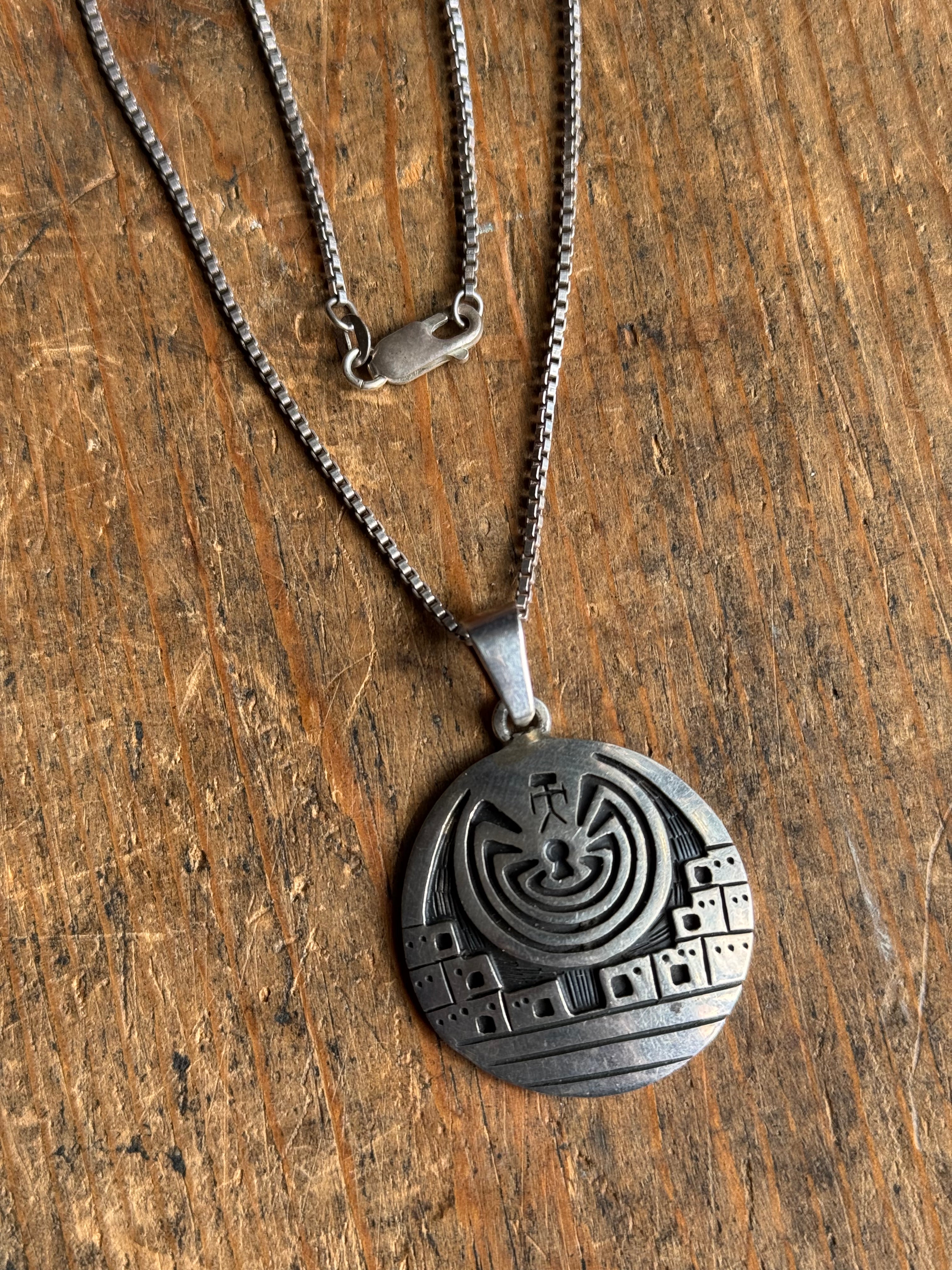 Vintage Sterling Silver Hopi Man in The Maze 19" Necklace