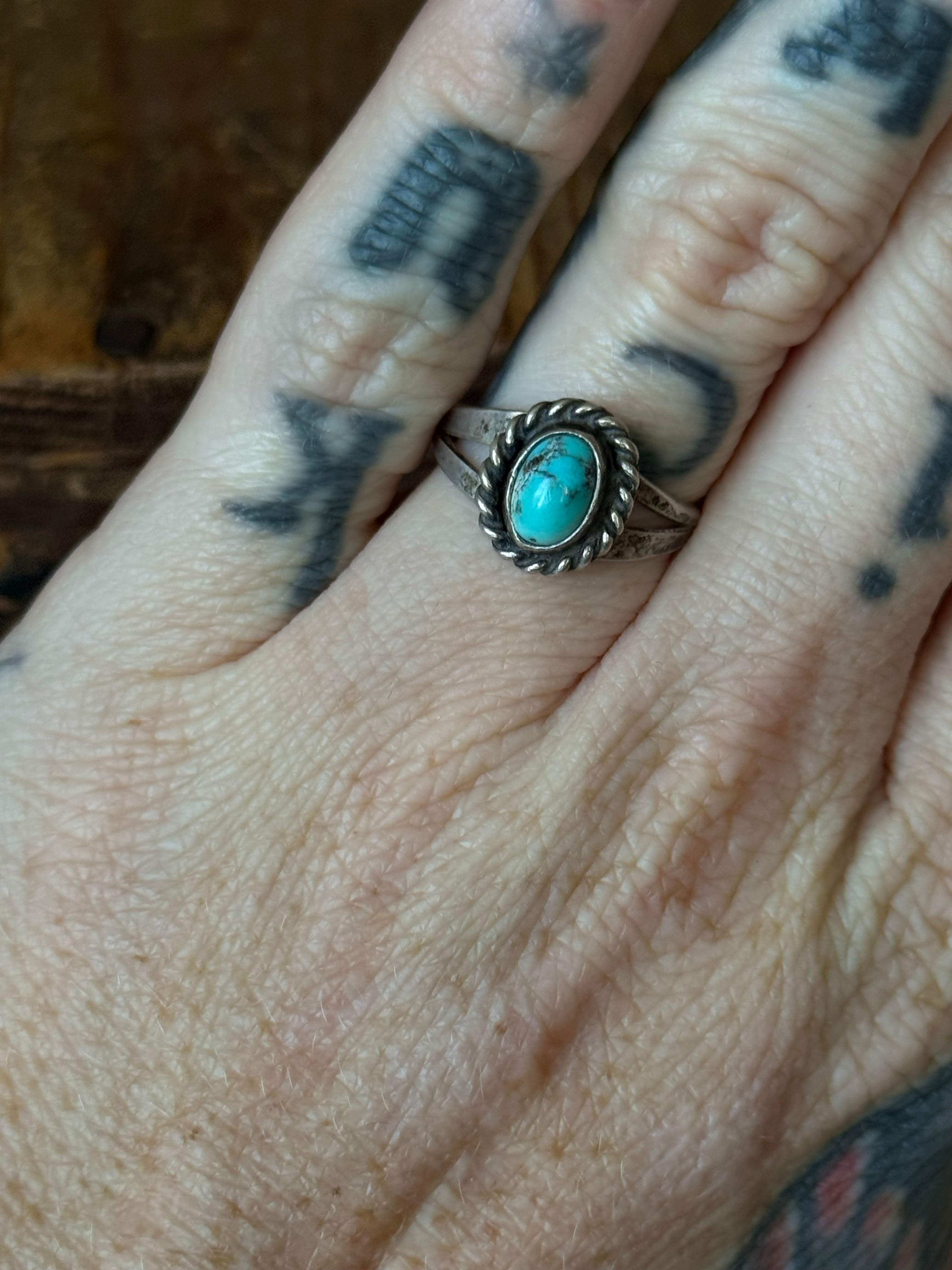 Vintage Sterling Silver Turquoise Roper Ring 5.25