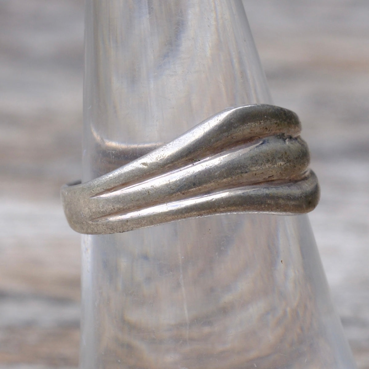 Vintage STerling Silver Wavy Band Ring 6.75