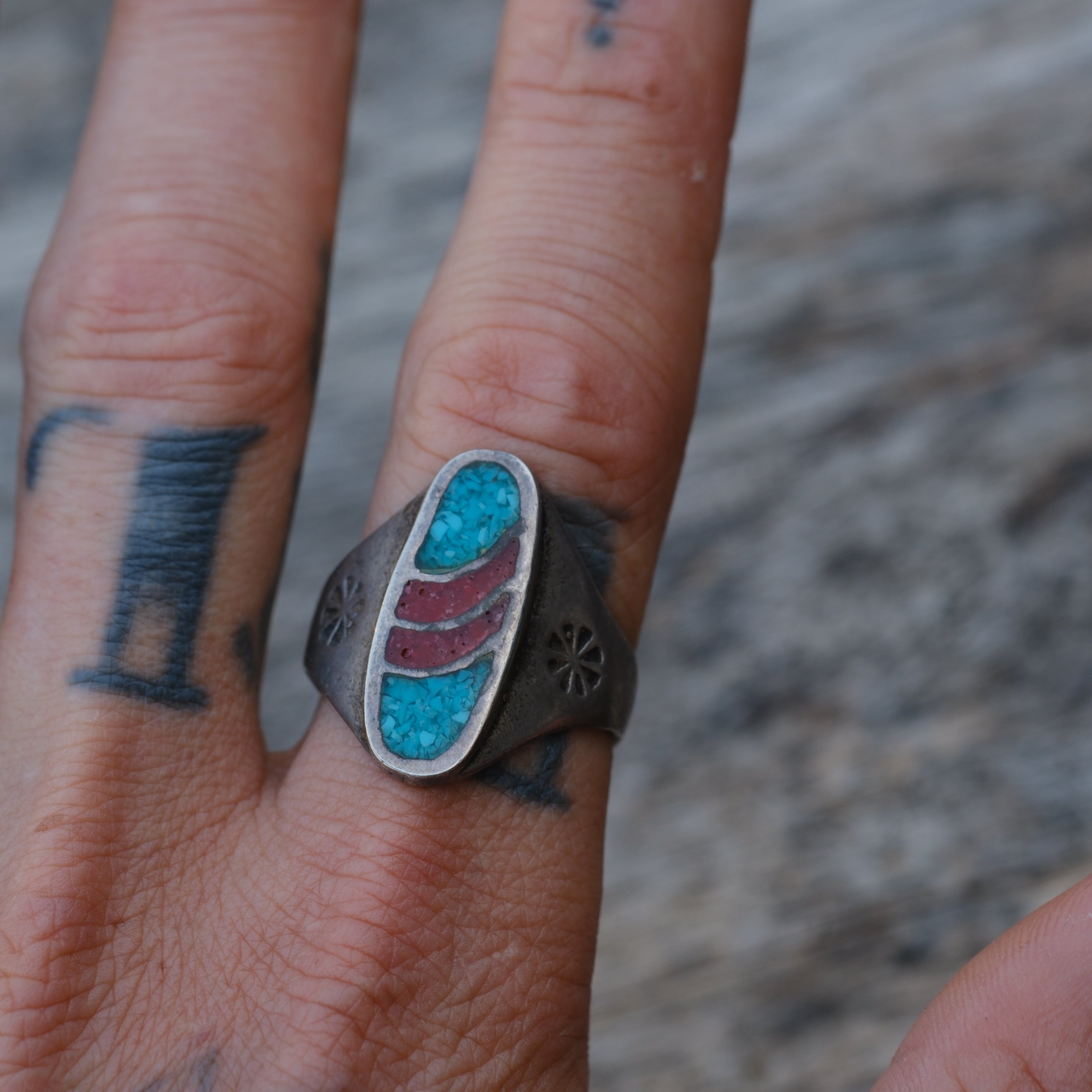 Vintage Sterling Crushed Turquoise and Coral Stamped Band Ring 11.5