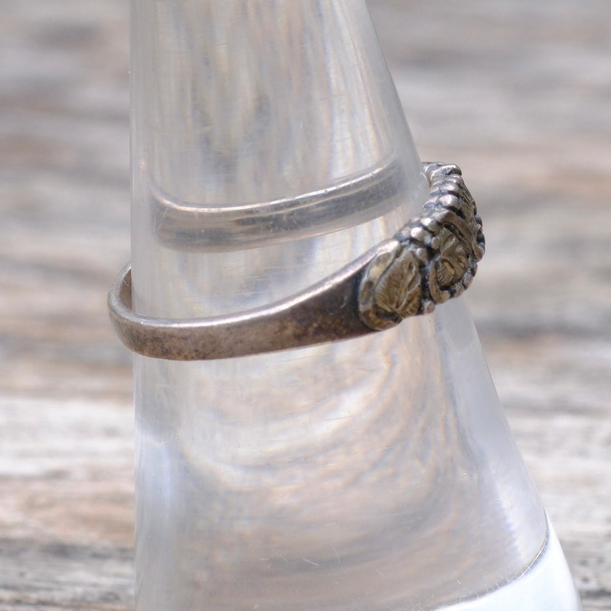Vintage Sterling Leaf Band Ring 7.5