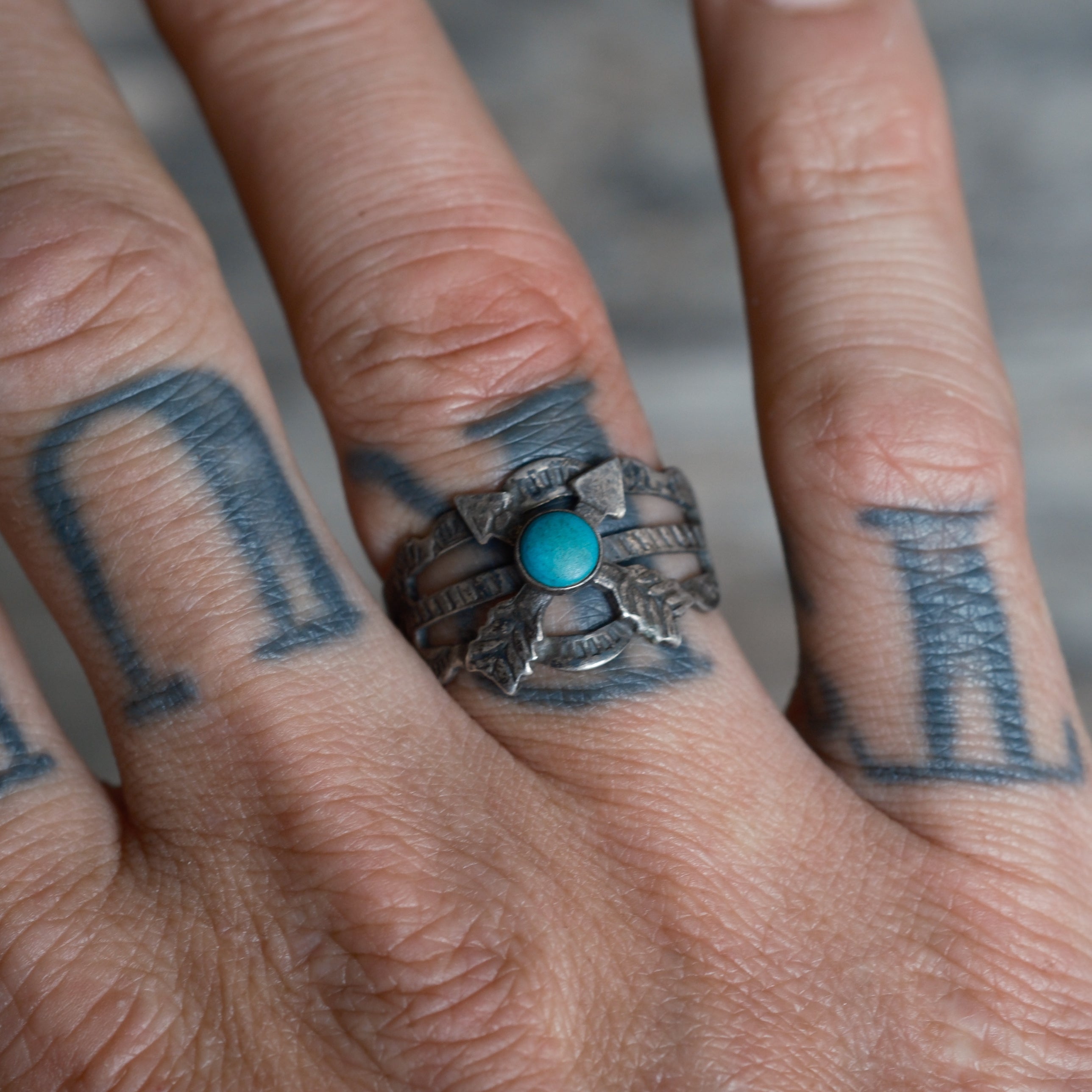 Vintage Sterling Turquoise Stamped Arrows Ring 7.5