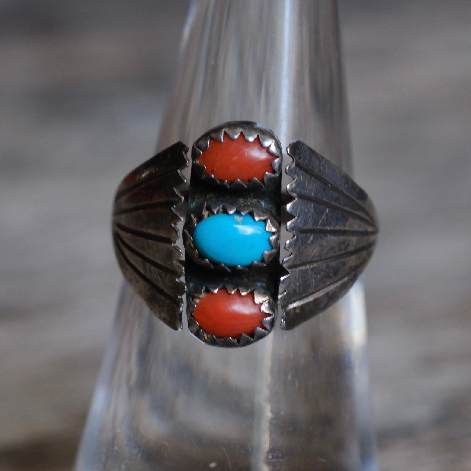 Vintage Sterling Turquoise and Coral Ribbed Band Ring 6