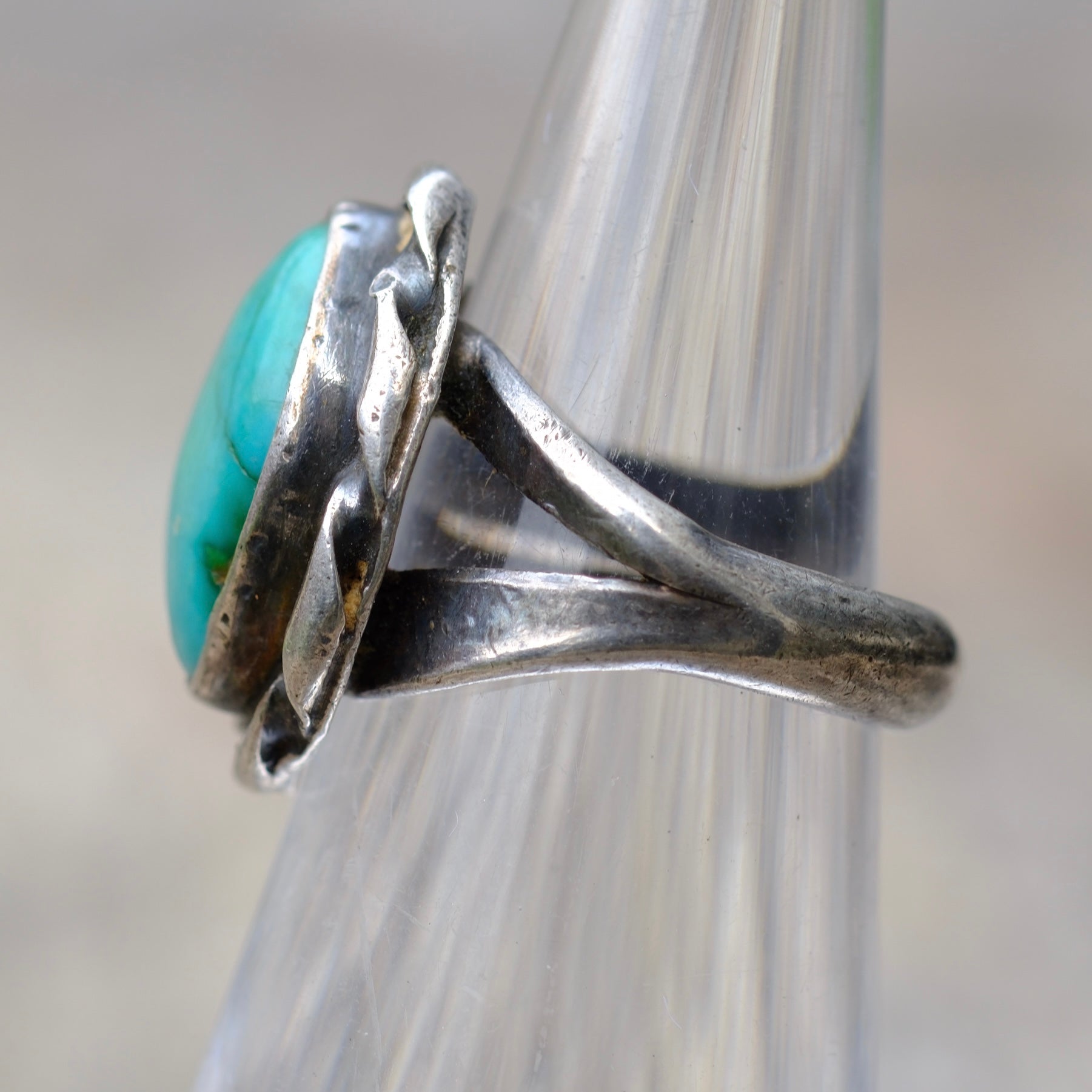 Vintage Sterling turquoise Ring 2.5