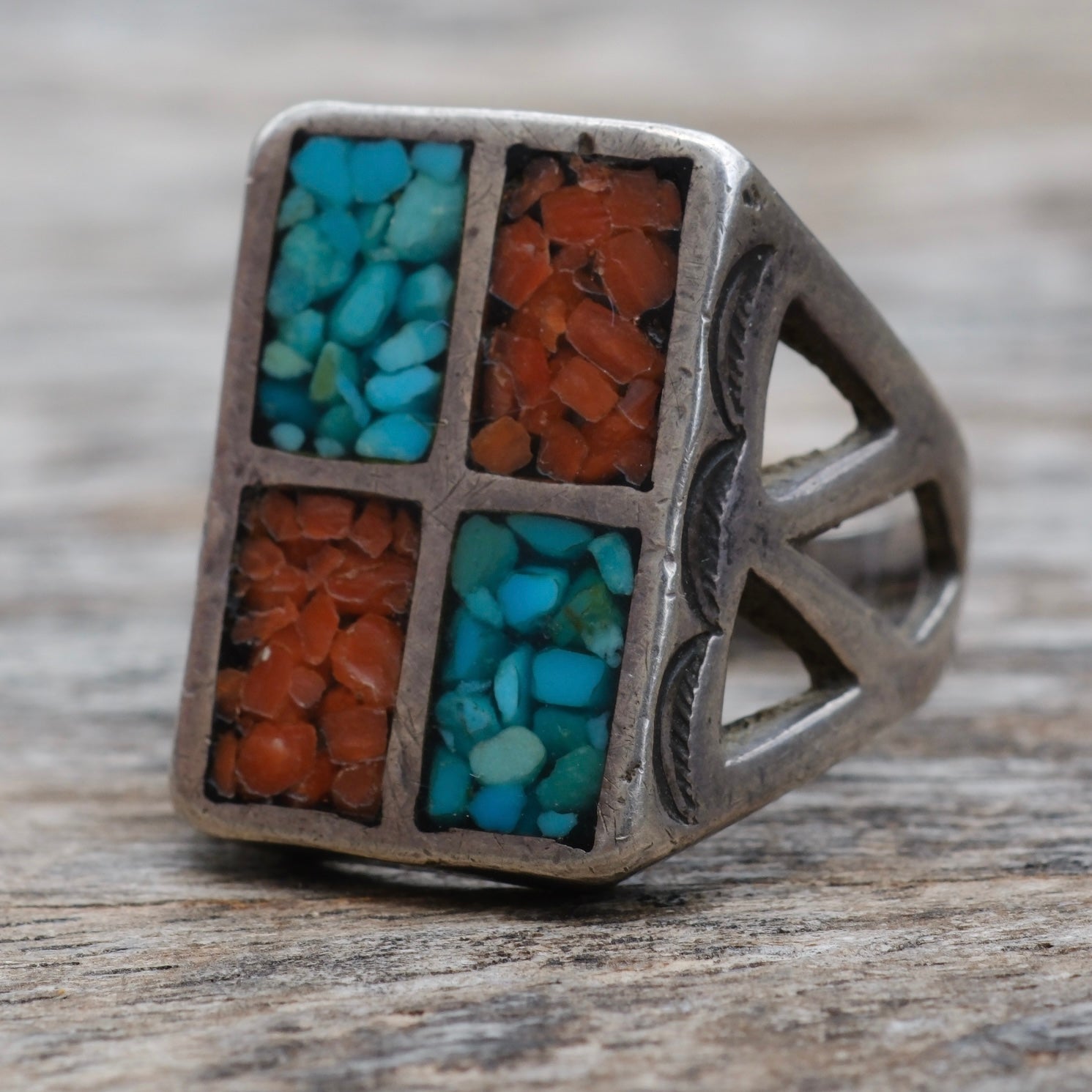 Vintage Sterling Crushed Turquoise and Coral Inlay Ring 8