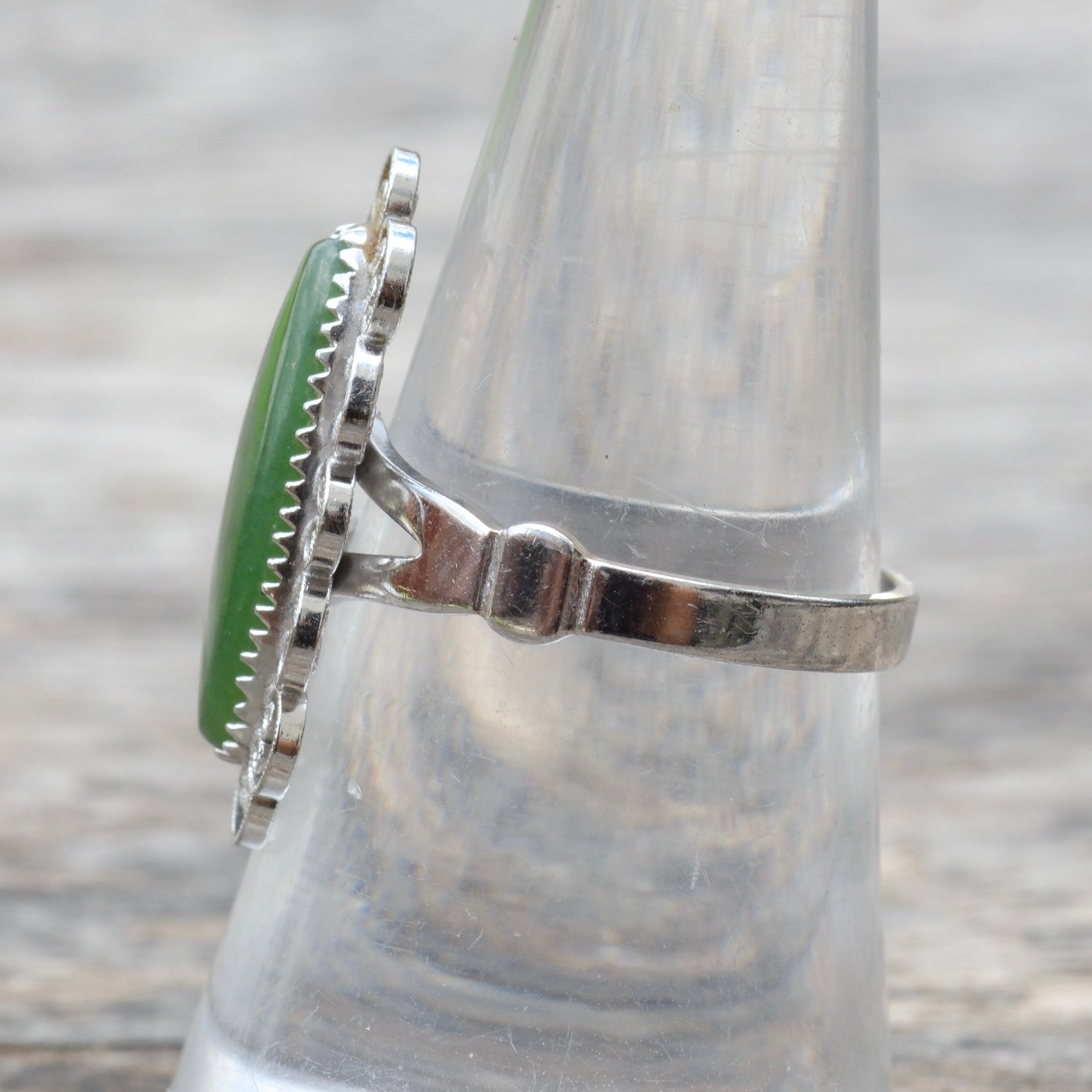 Vintage Sterling Green Carnelian Ring 7.75