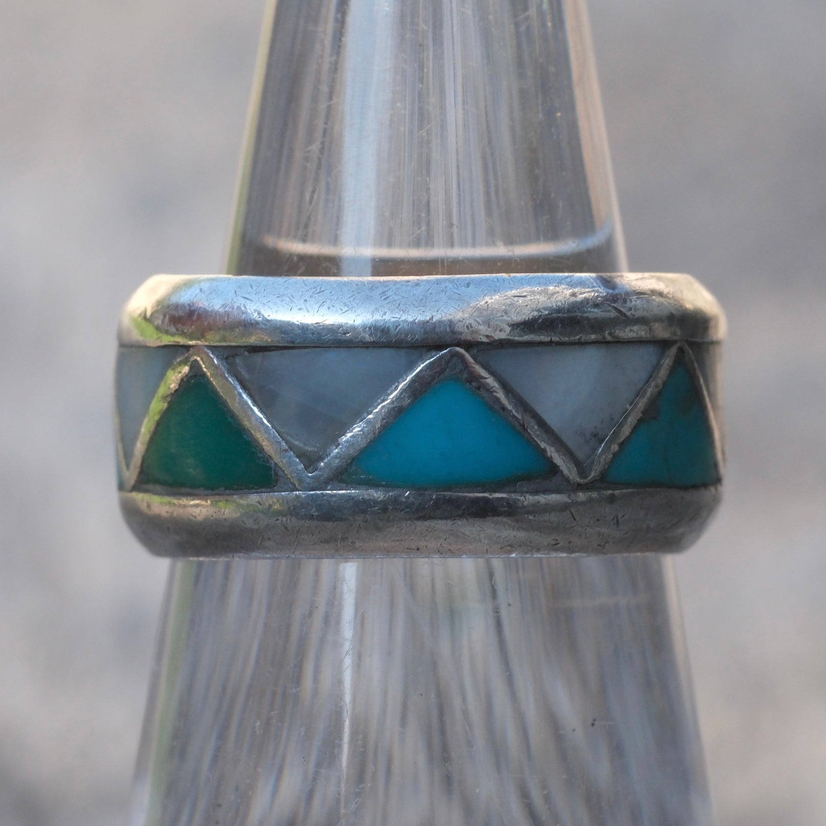 Vintage Sterling Turquoise and Mother Of Pearl Inlay Band Ring 4