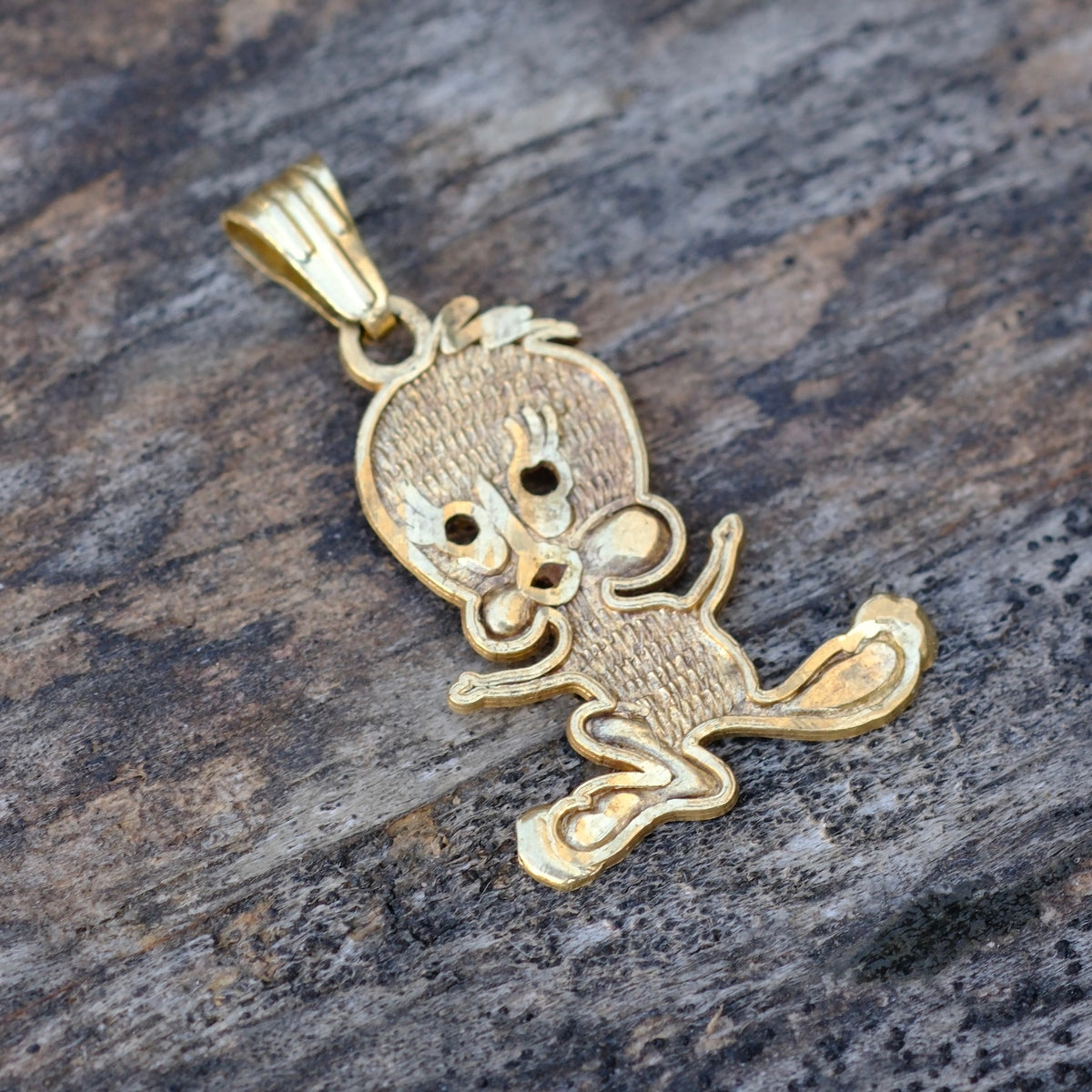 Vintage 14K Gold Tweedy Pendant .75"