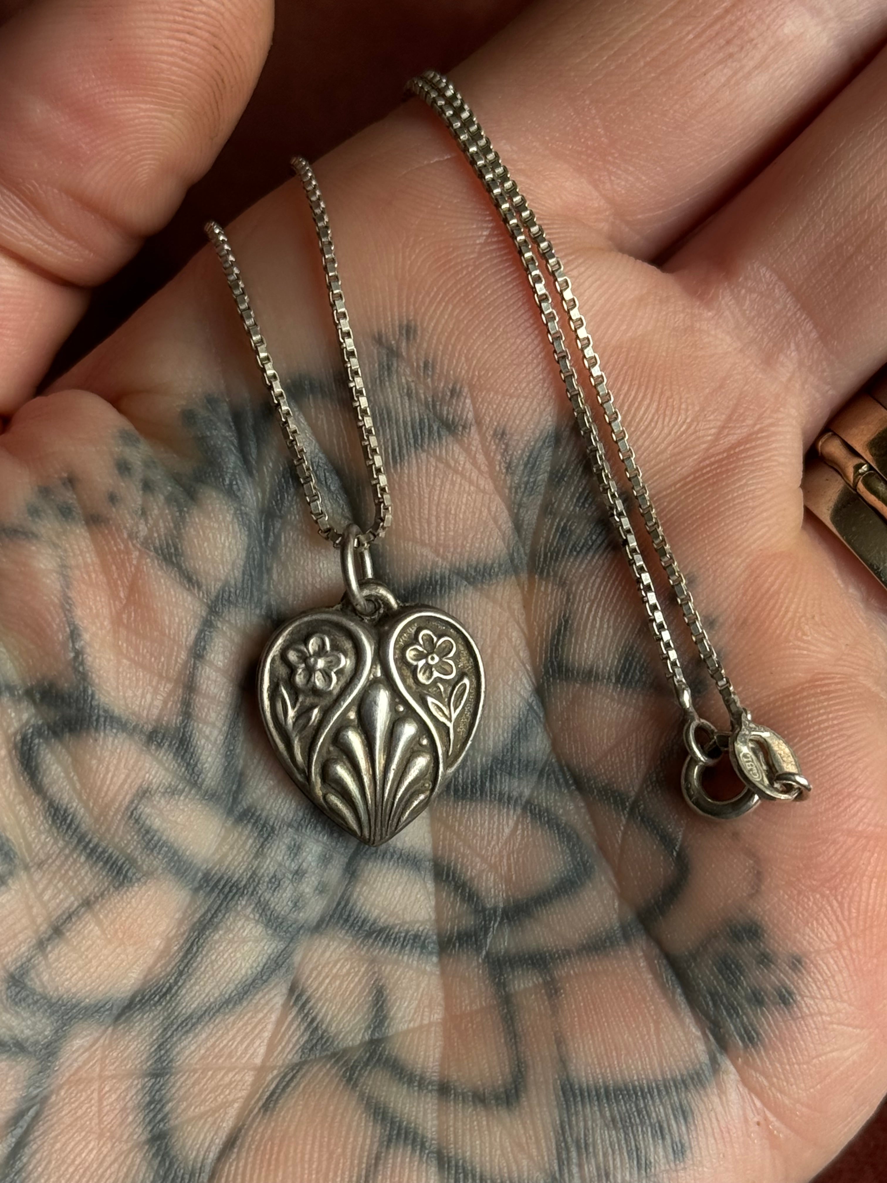 Vintage Sterling Silver Floral Forget Me Not Necklace