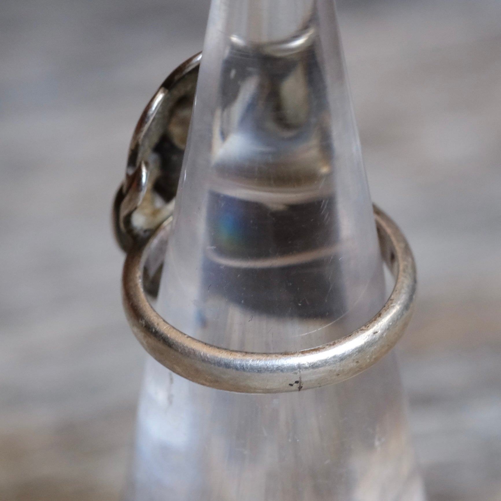 Vintage Sterling White Glass Leaf Ring 4.5
