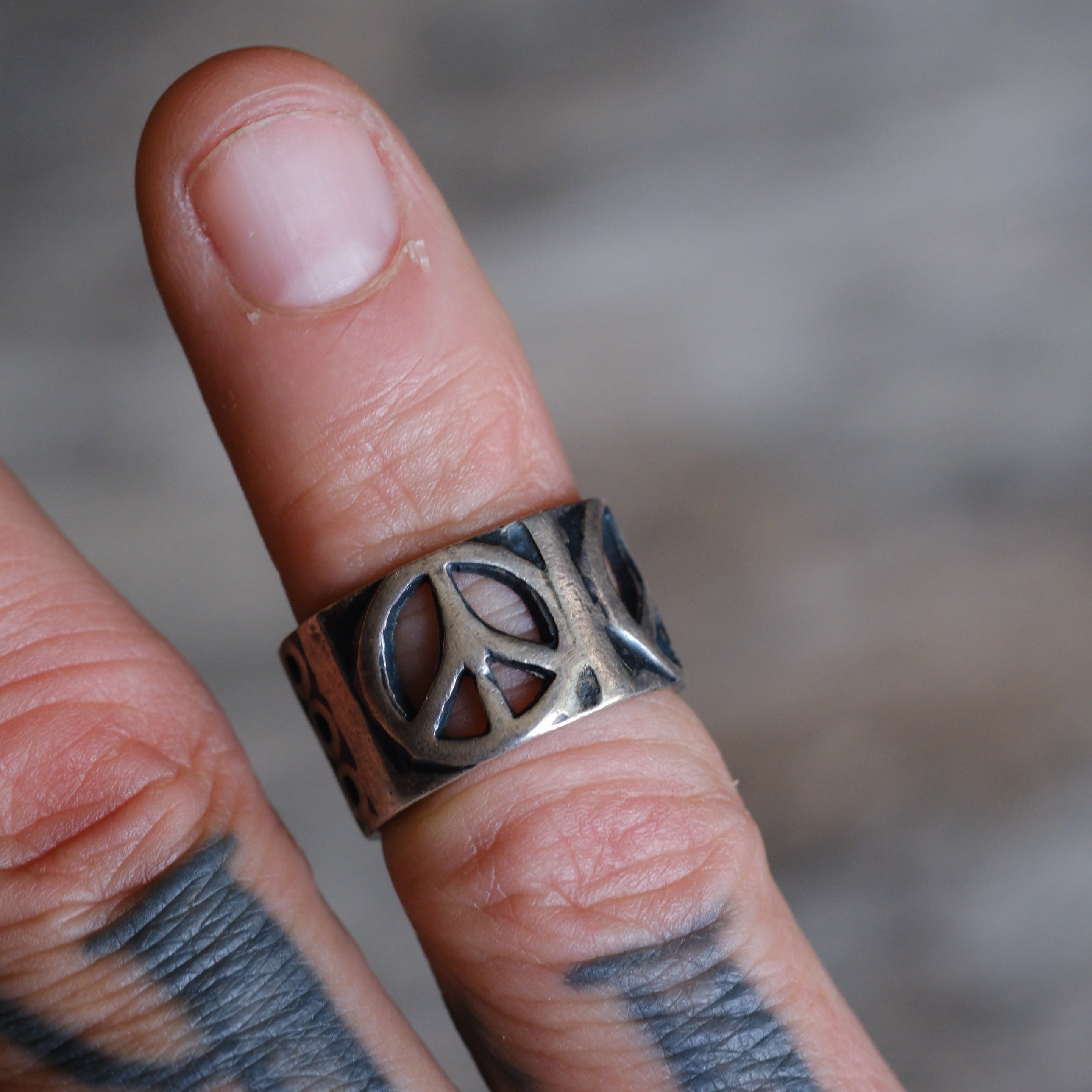 Vintage Sterling Silver Peace Band Ring 5
