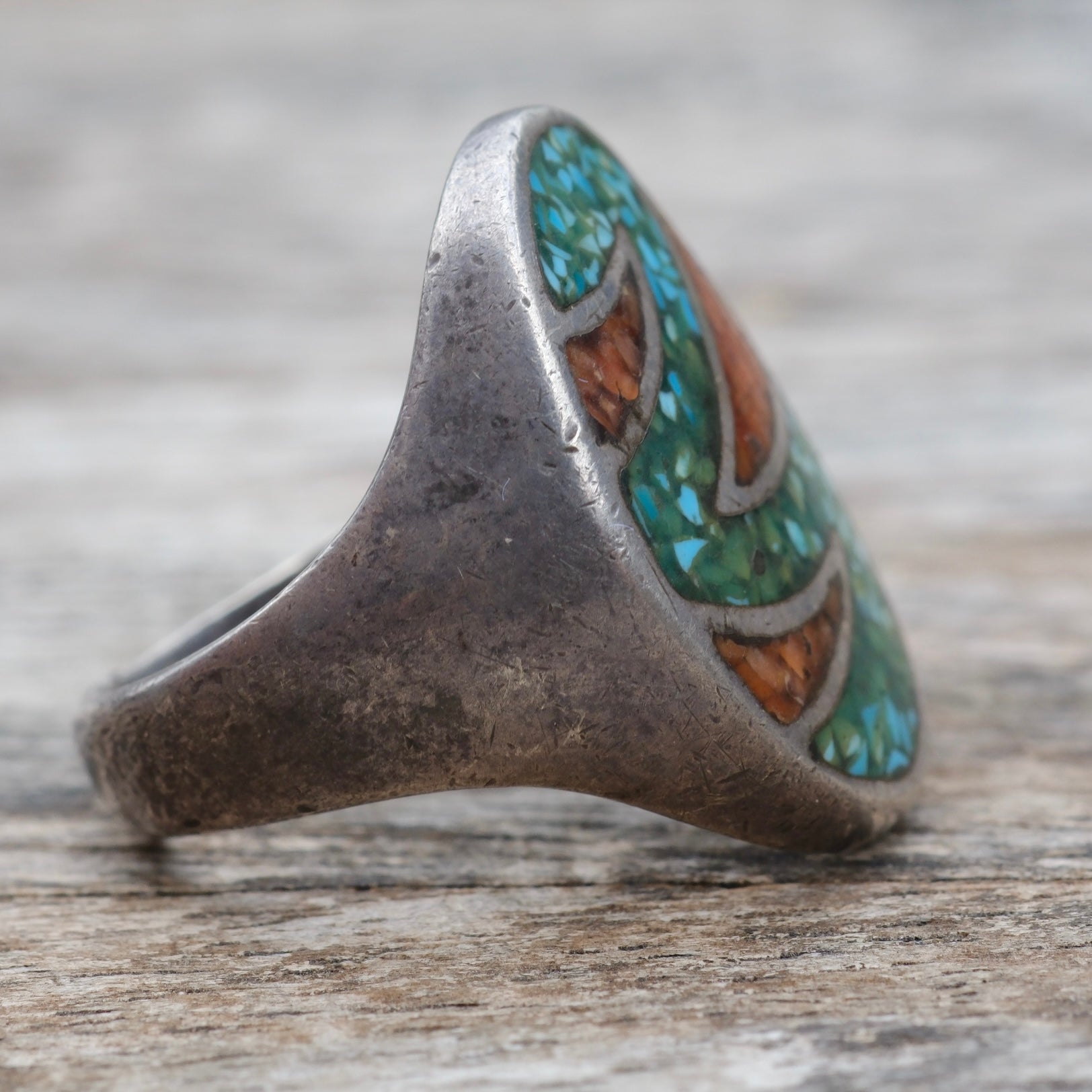 Vintage Sterling Crushed Turquoise and Coral Inlay Ring 7.75