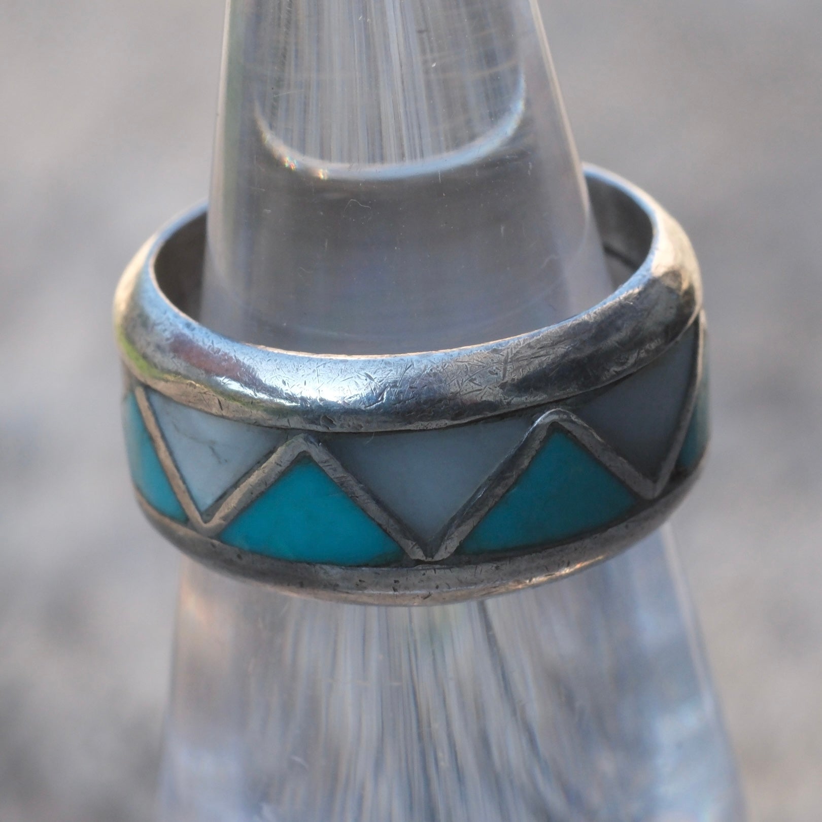 Vintage Sterling Turquoise and Mother Of Pearl Inlay Band Ring 4