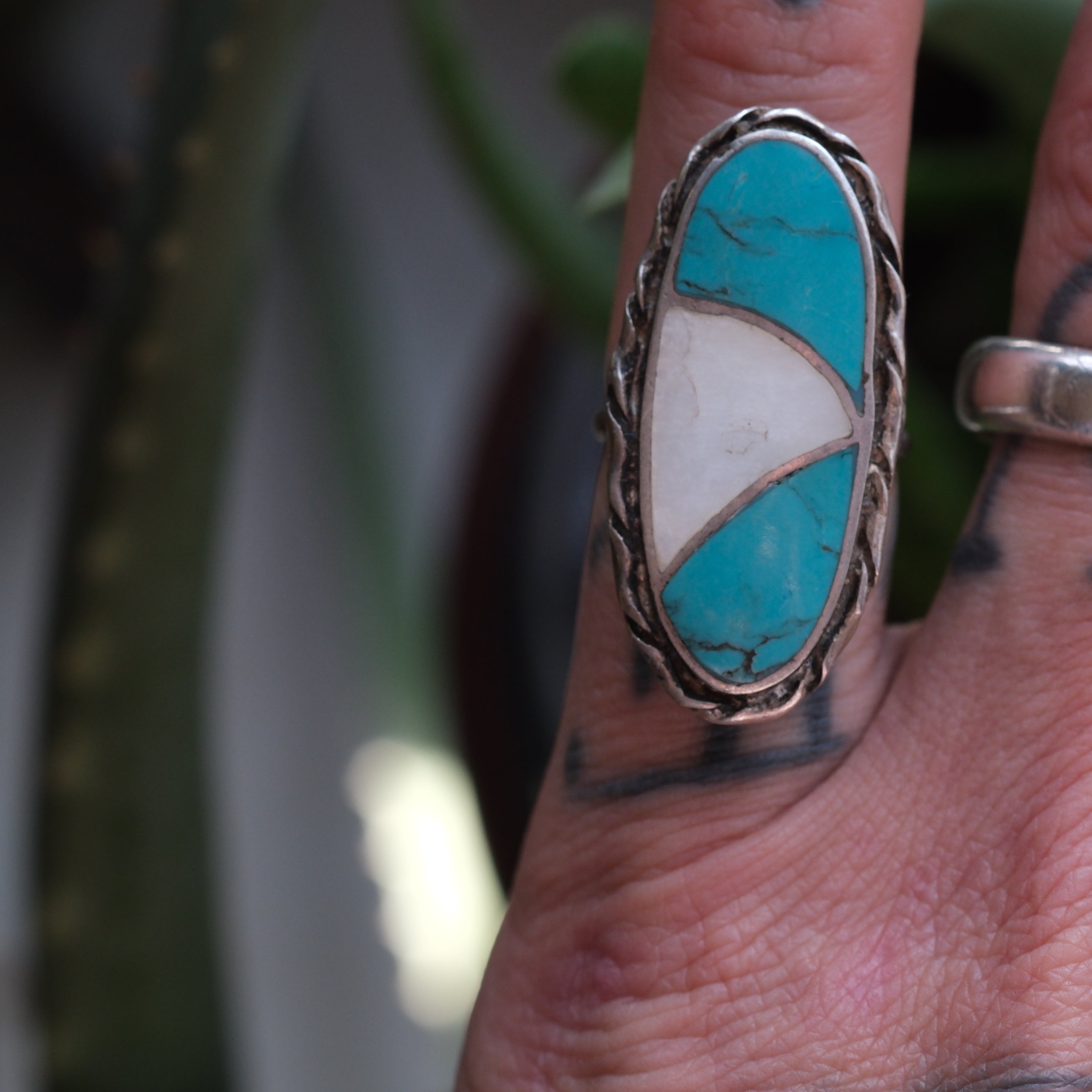 Vintage Sterling Turquoise and Mother Of Pearl Inlay Ring 5.25