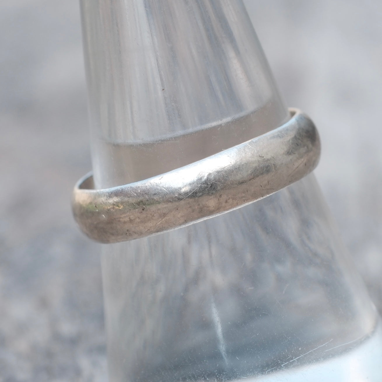 Vintage Sterling Silver Band Ring 8.5