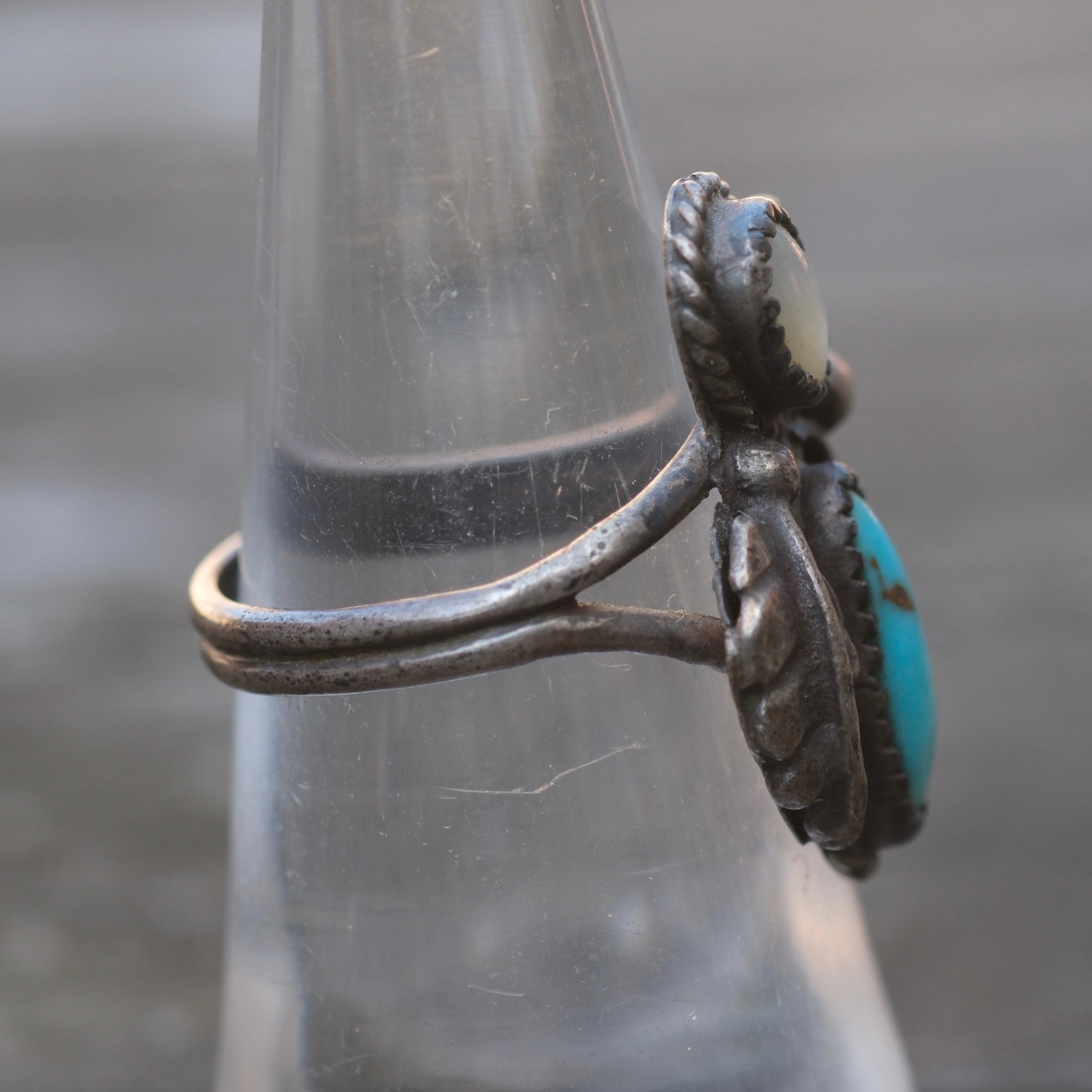 Vintage Sterling Turquoise and Mother Of Pearl Ring 6.25