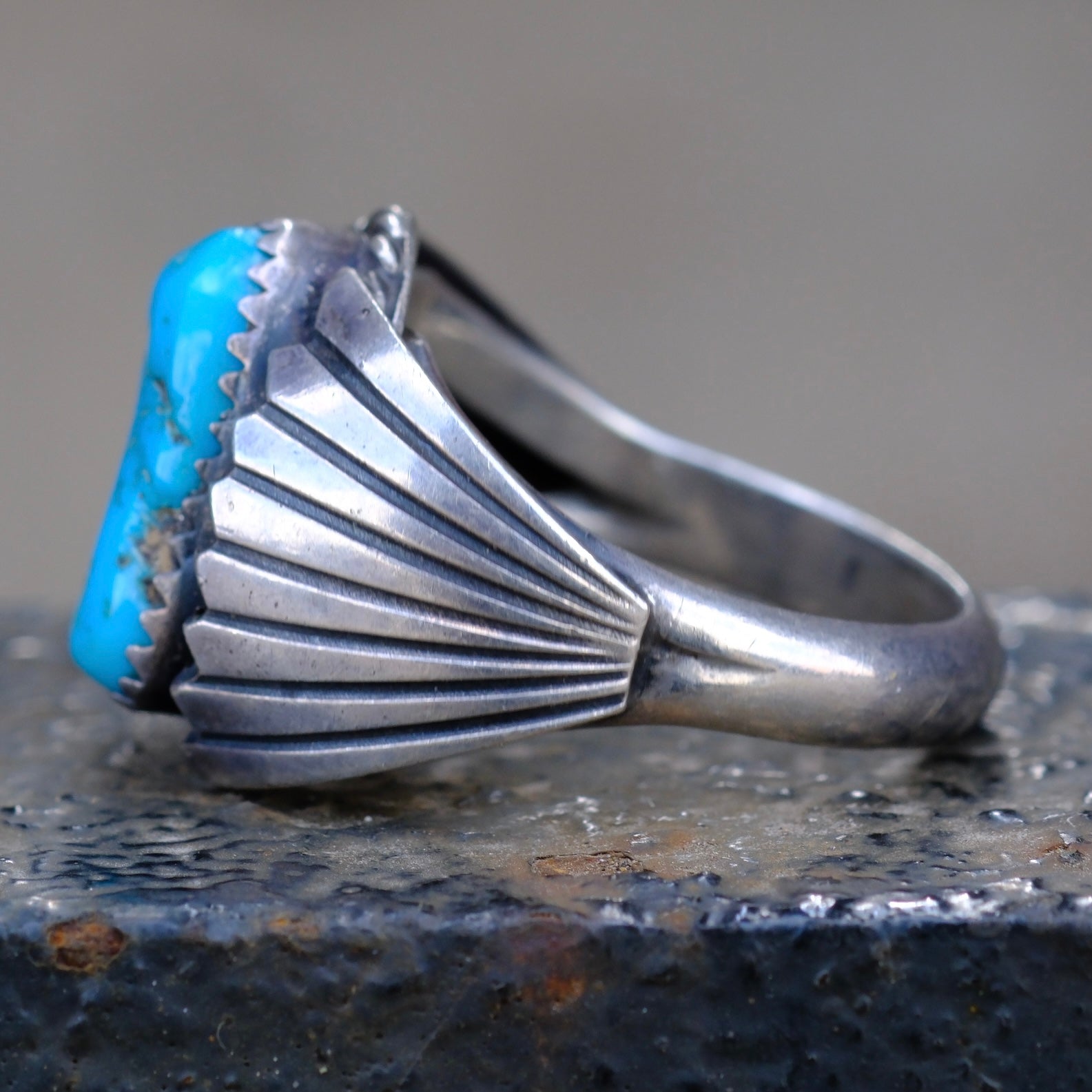Vintage Sterling Turquoise Ribbed Band Ring 10