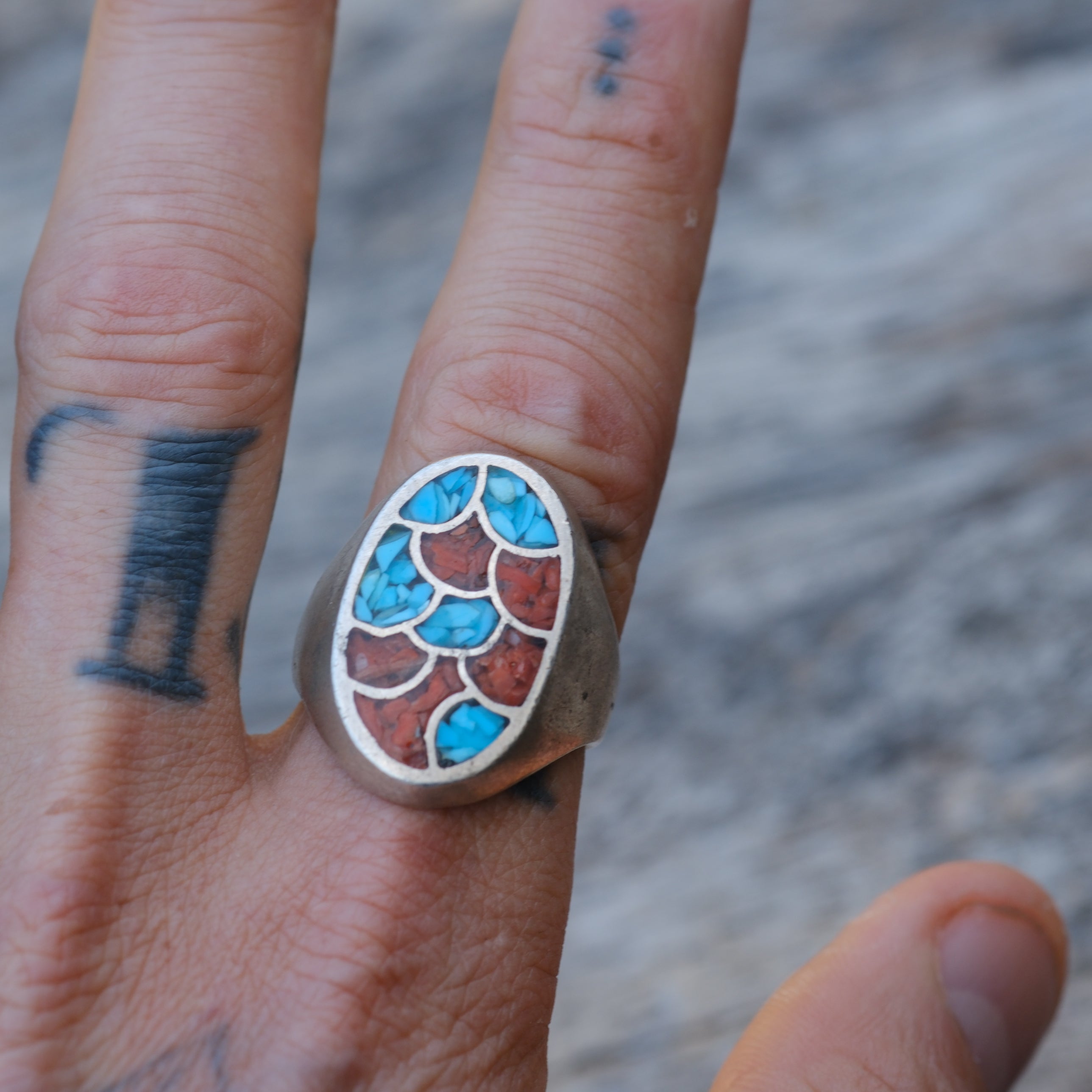 Vintage Sterling Crushed Turquoise and Coral Inlay Ring 11.5