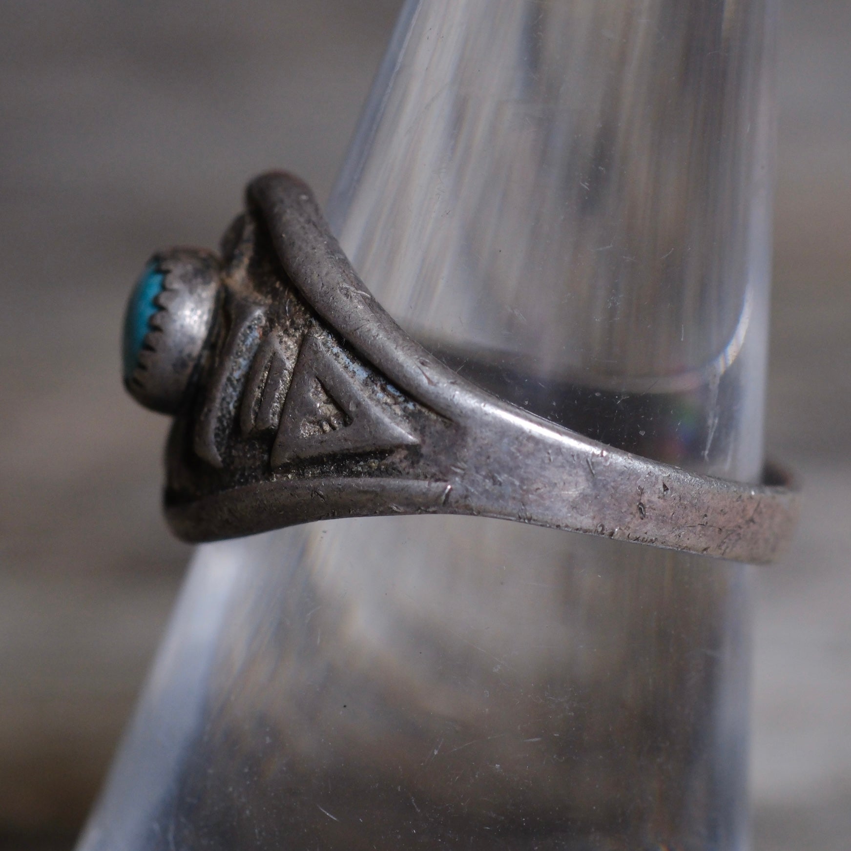 Vintage Sterling Turquoise Thunderbird Band Ring 8.25