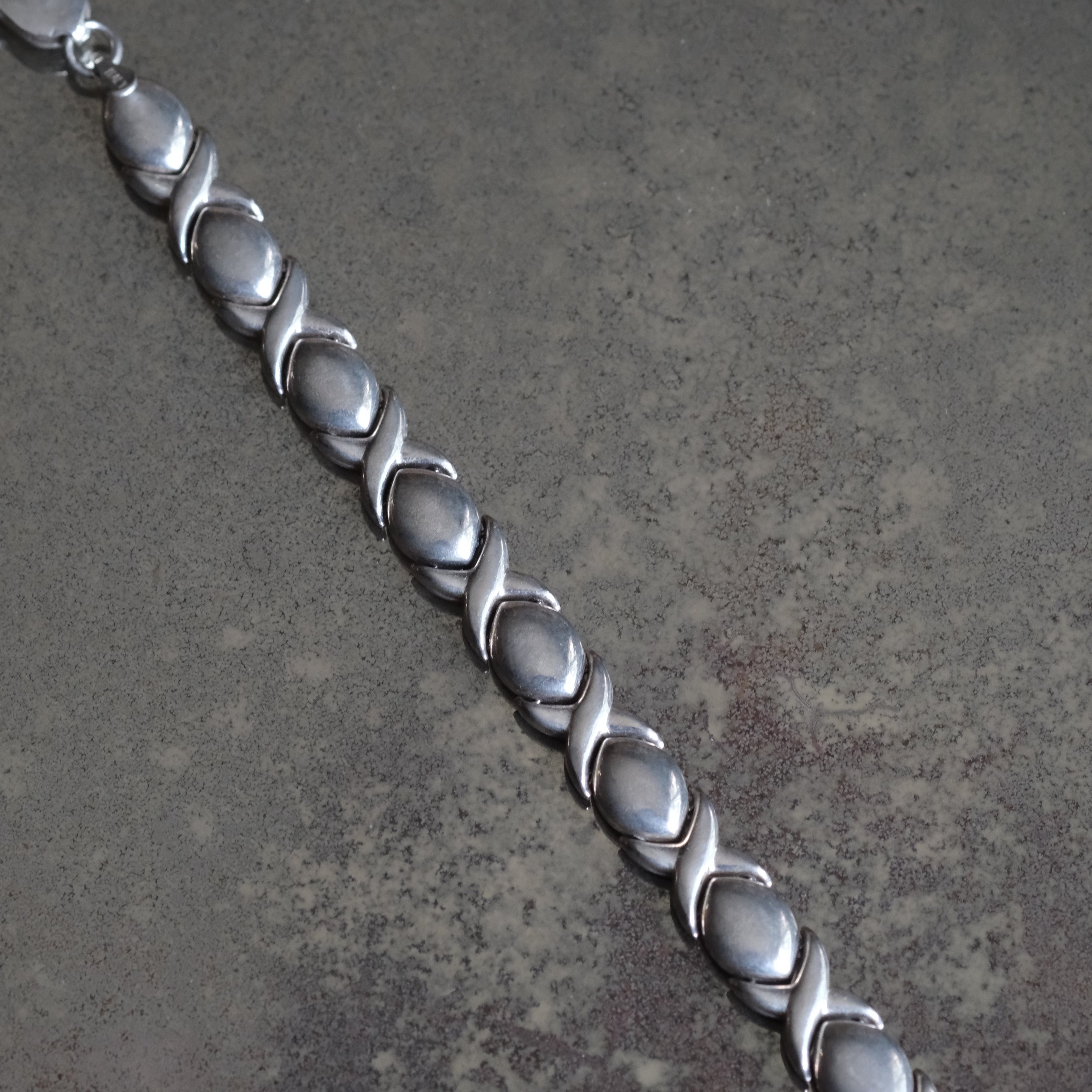Vintage Sterling XO Chain Bracelet 7.5"
