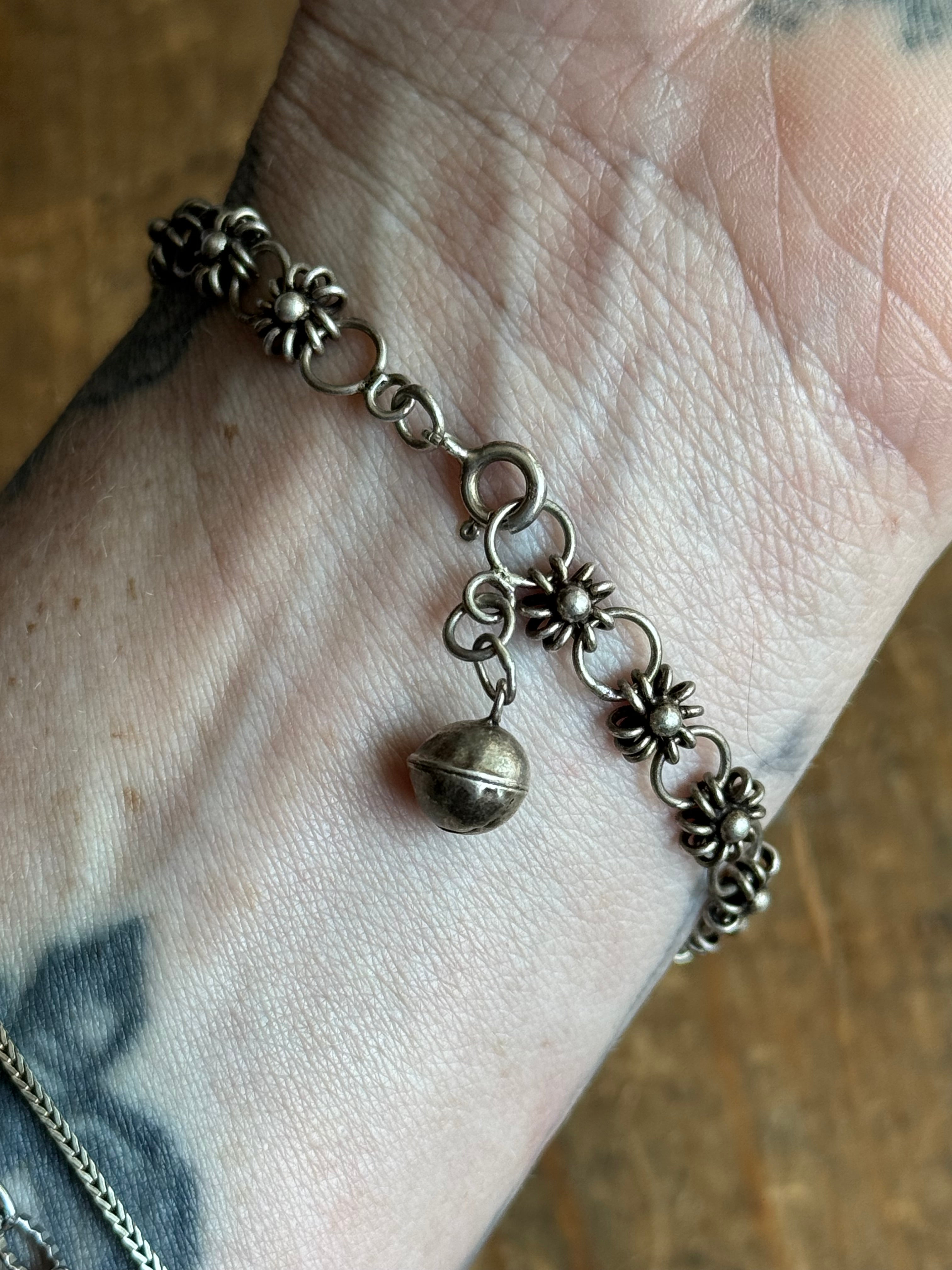 Vintage Sterling Silver 7.75” Flower Link Chain Bracelet
