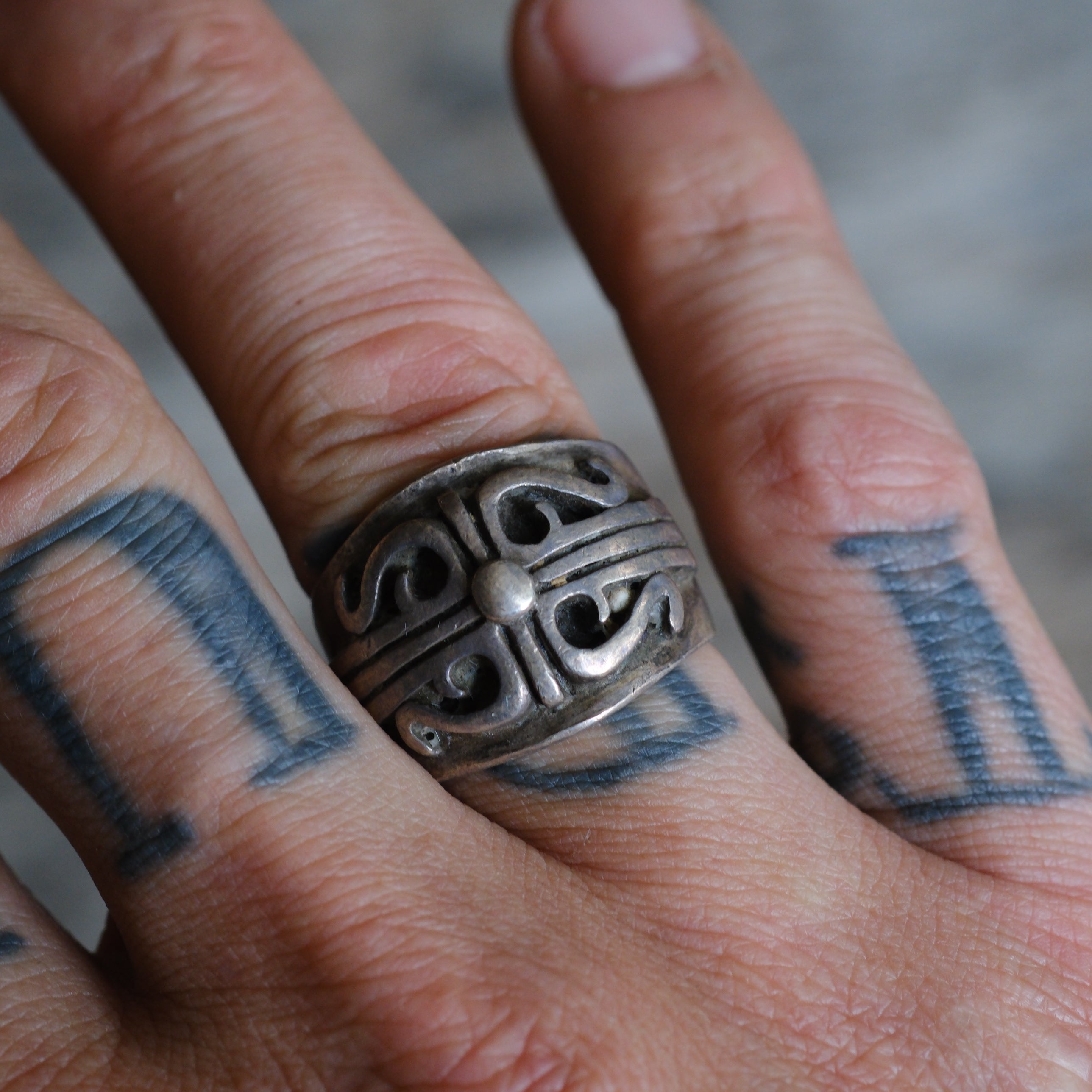 Vintage Sterling Silver Heavy Celtic Design Ring 9.25