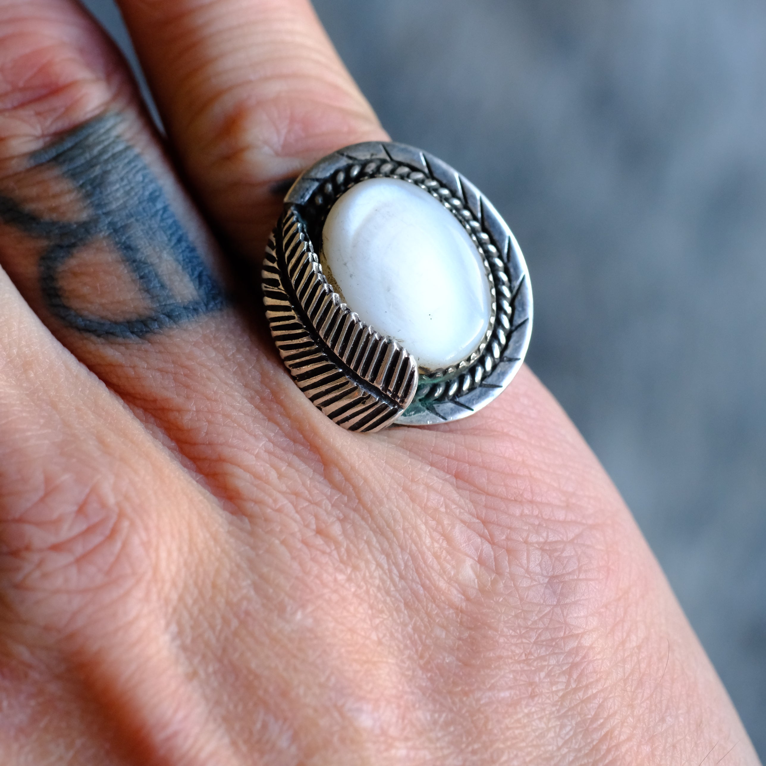 Vintage Sterling Mother Of Pearl Feather Ring 5.75