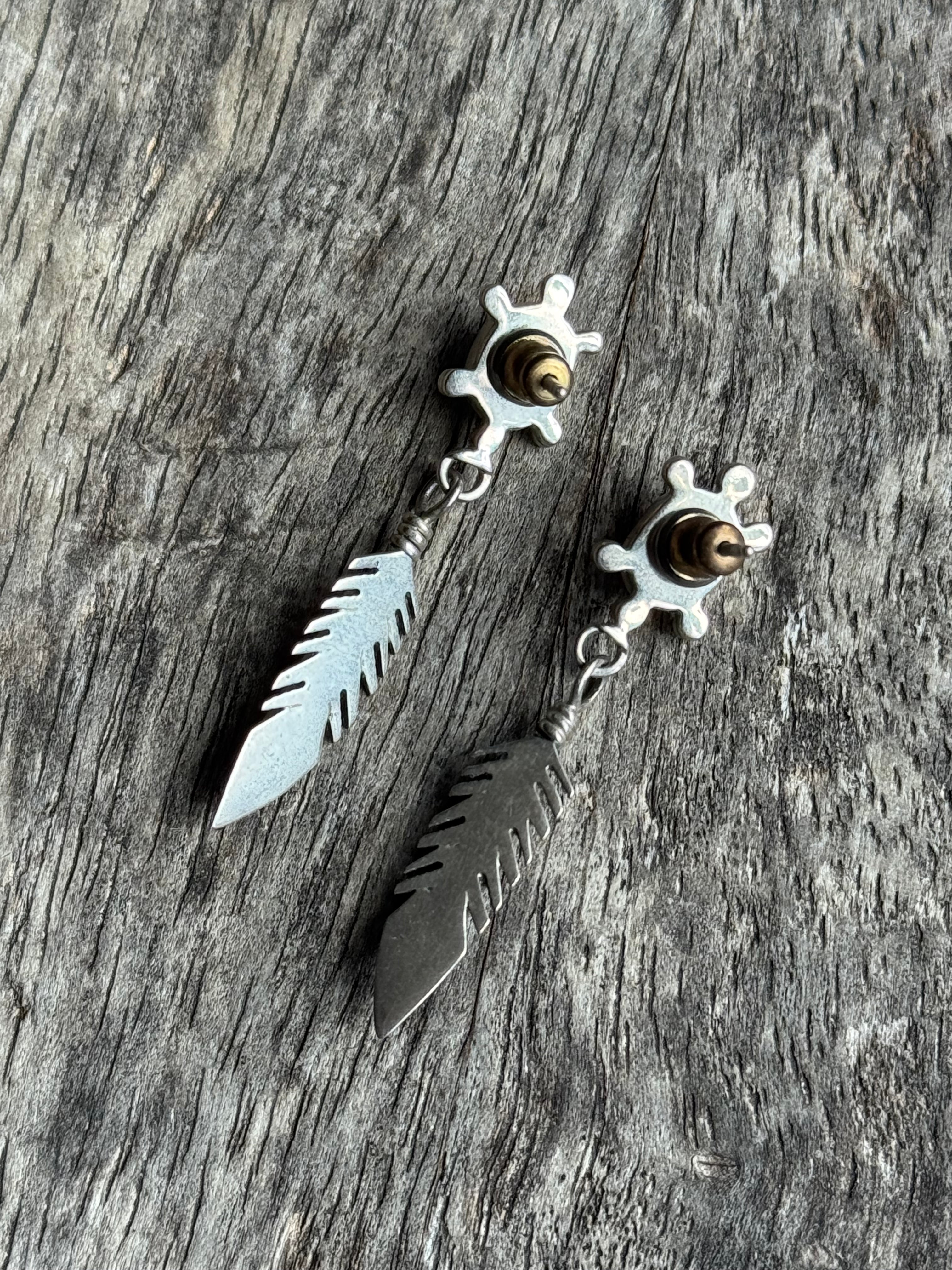 Vintage Sterling Silver Sodalite Inlay Turtle Feather Earrings
