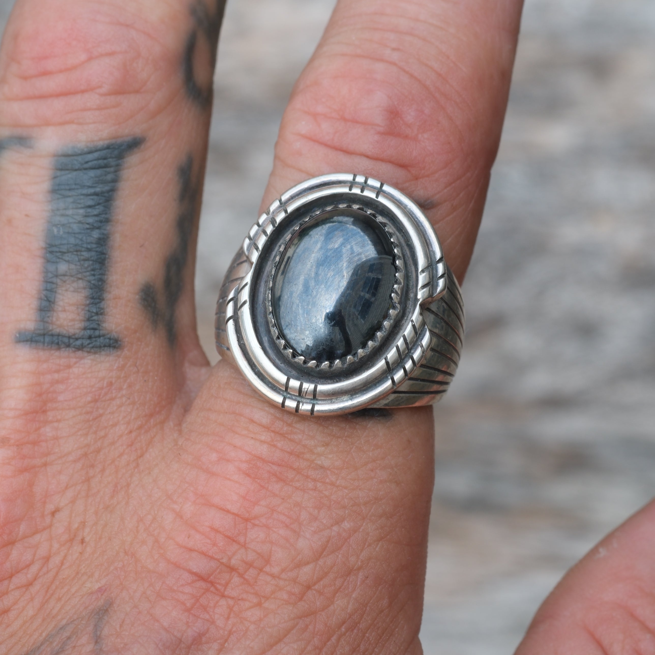 Vintage Sterling Hematite Ribbed Band Ring 9.75