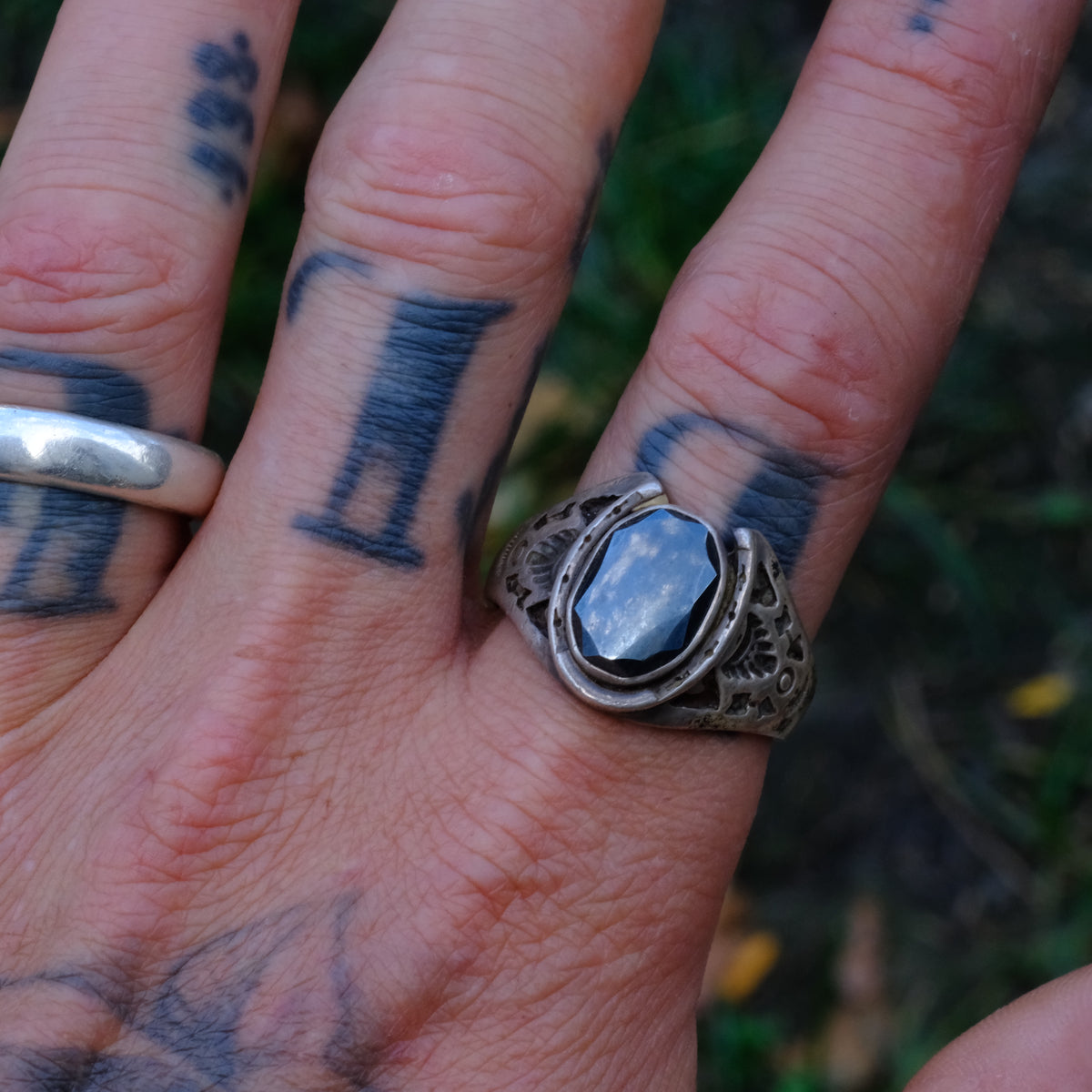 Vintage Sterling Hematite Horseshoe Ring 13.25