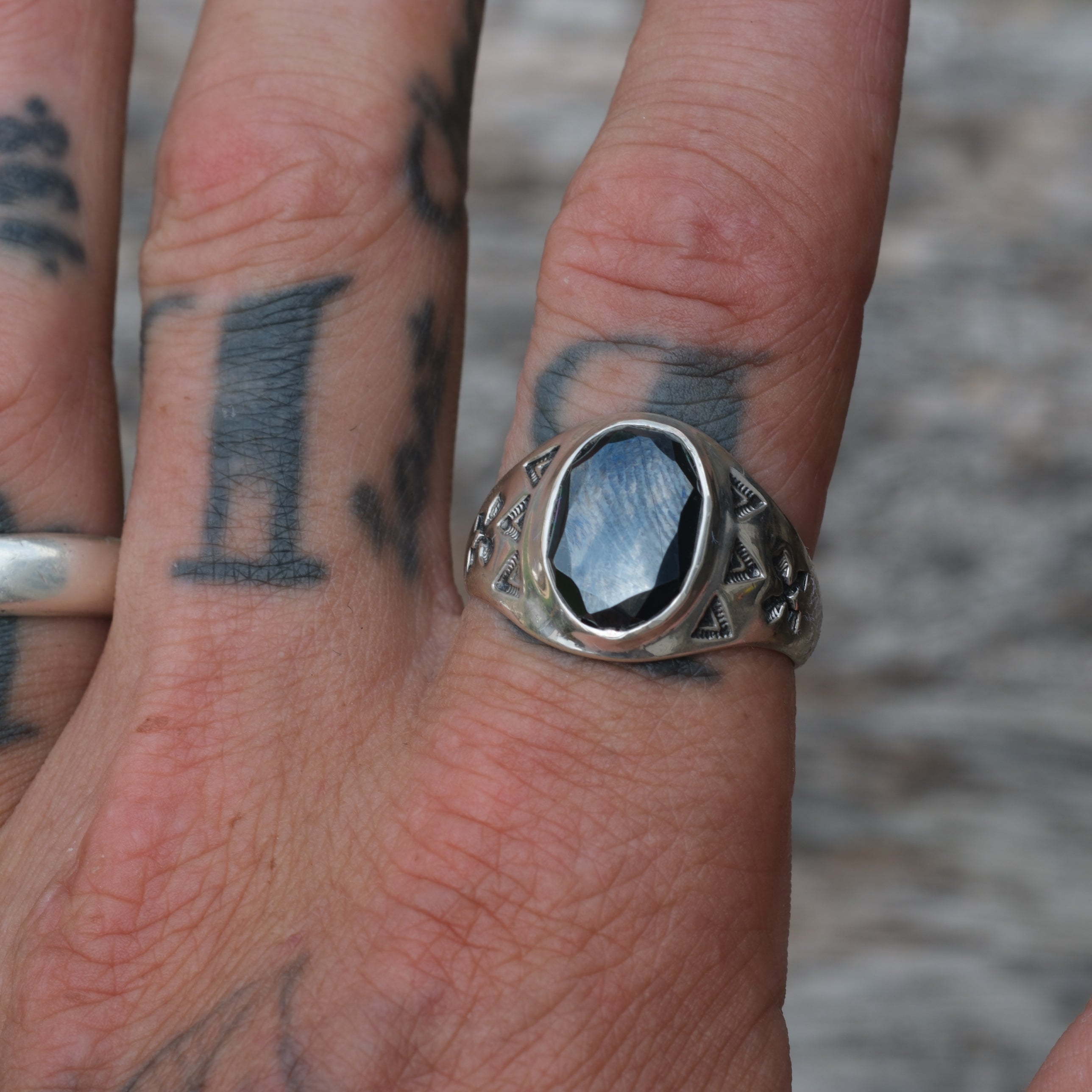 Vintage Sterling Hematite Stamped Arrows Ring 11.75