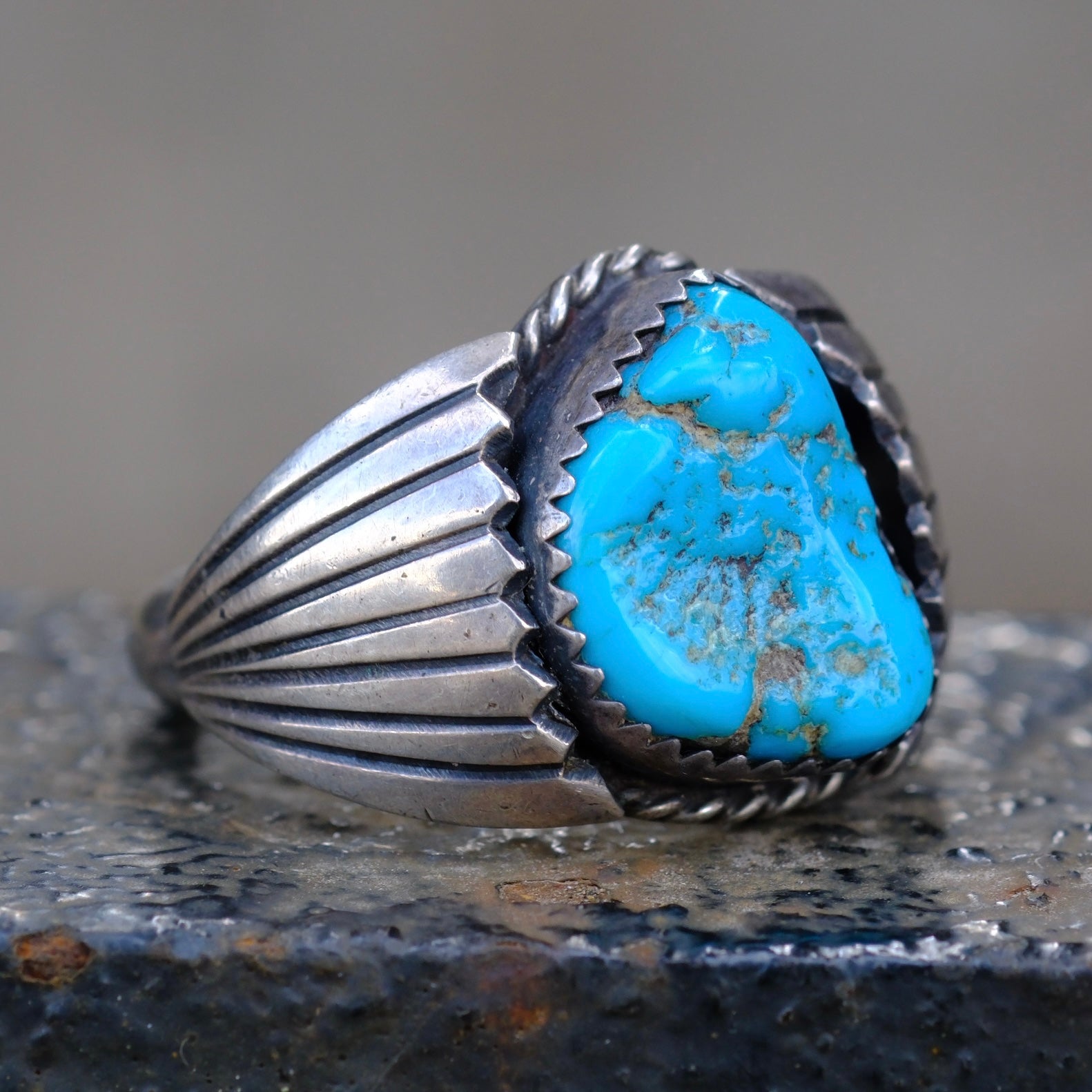 Vintage Sterling Turquoise Ribbed Band Ring 10
