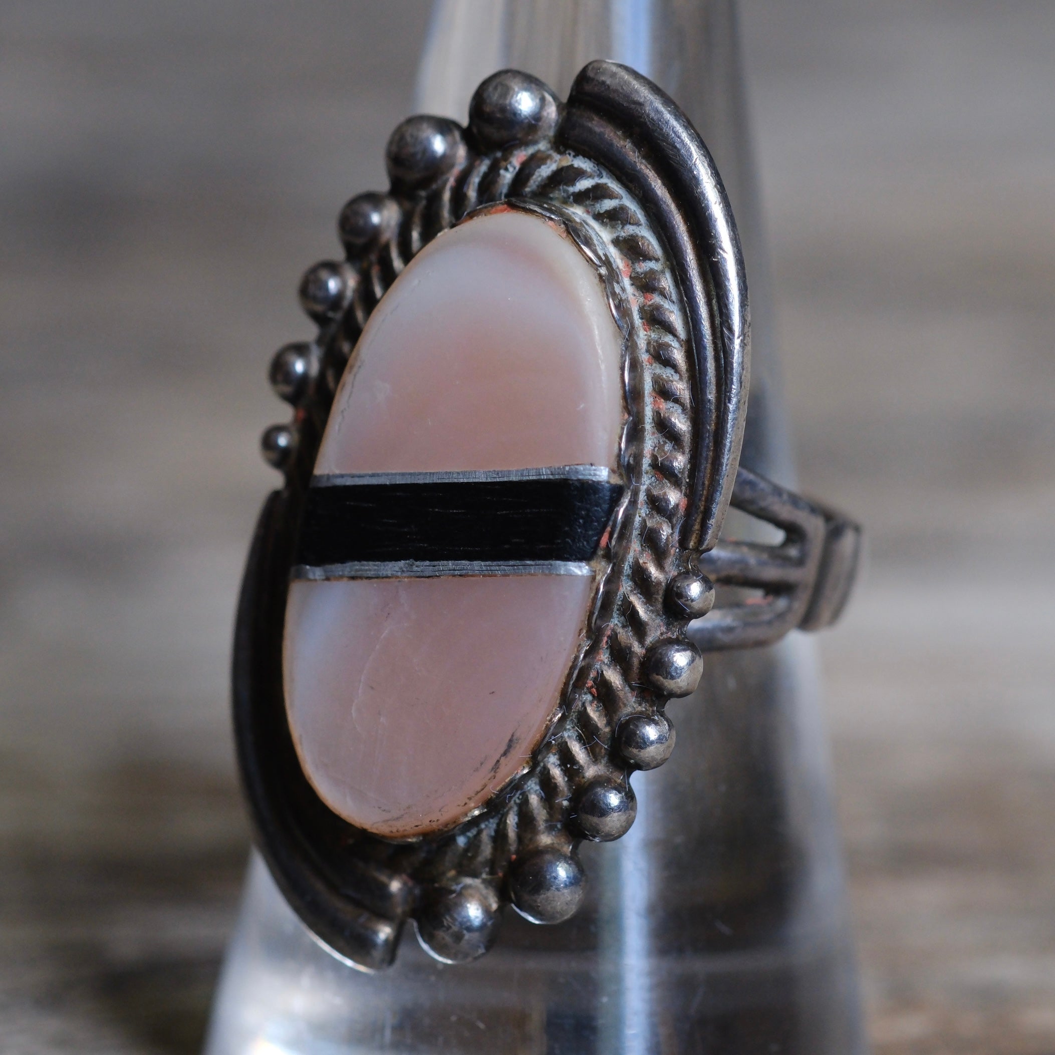 Vintage Sterling Mother of Pearl and Onyx Inlay Ring 8.25