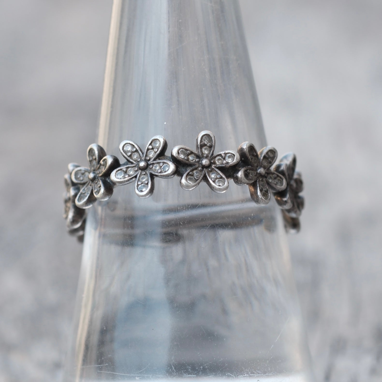 Vintage Sterling Flower Band Ring 8.5