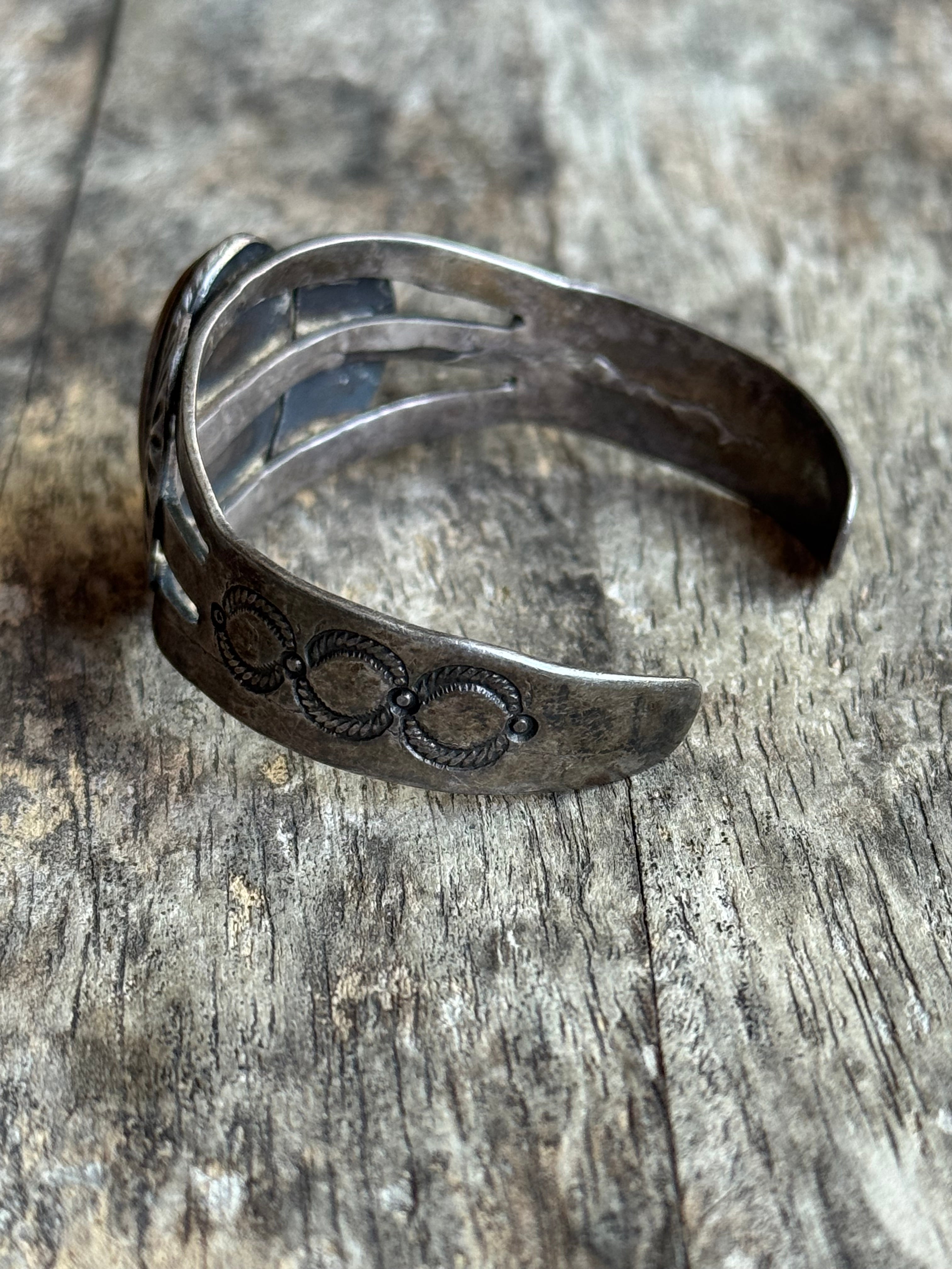 Vintage Sterling Silver Old Pawn Agate Stamped Fan Cuff