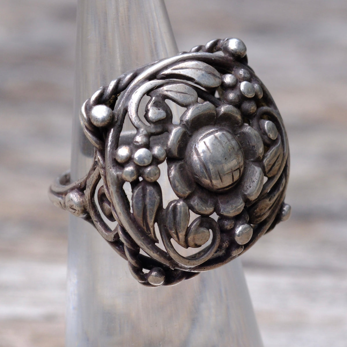 Vintage Sterling Silver Scroll Ring 2.5