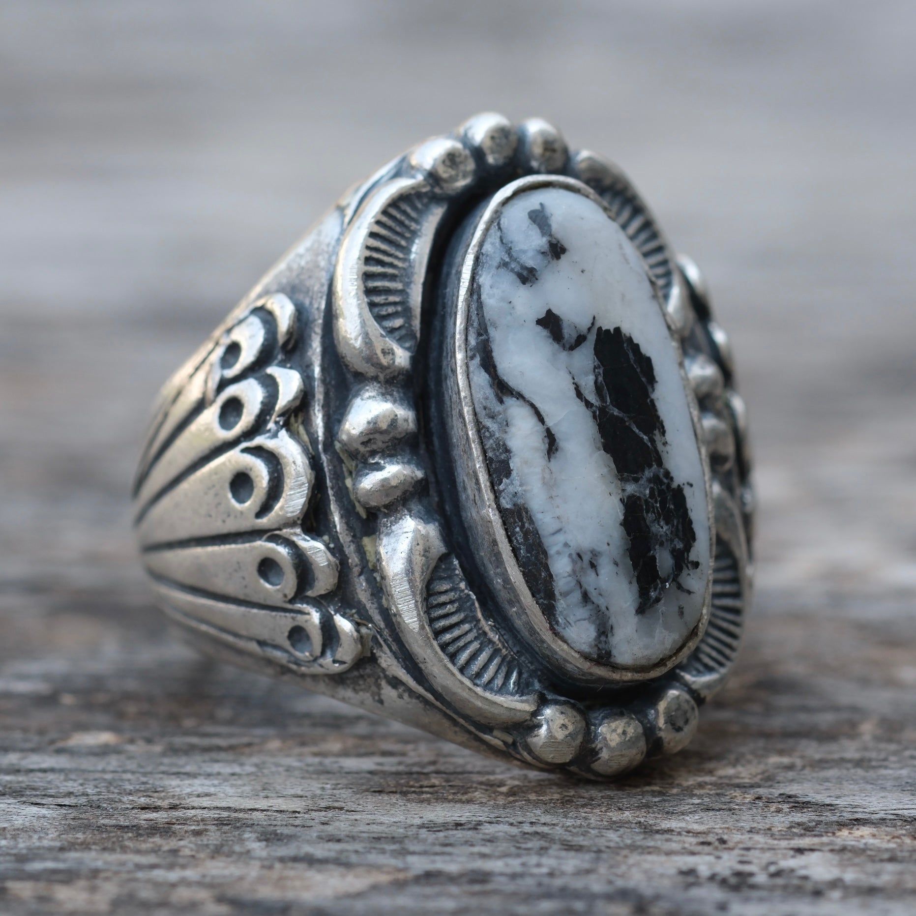 Vintage Sterling White Buffalo Ring 9.5