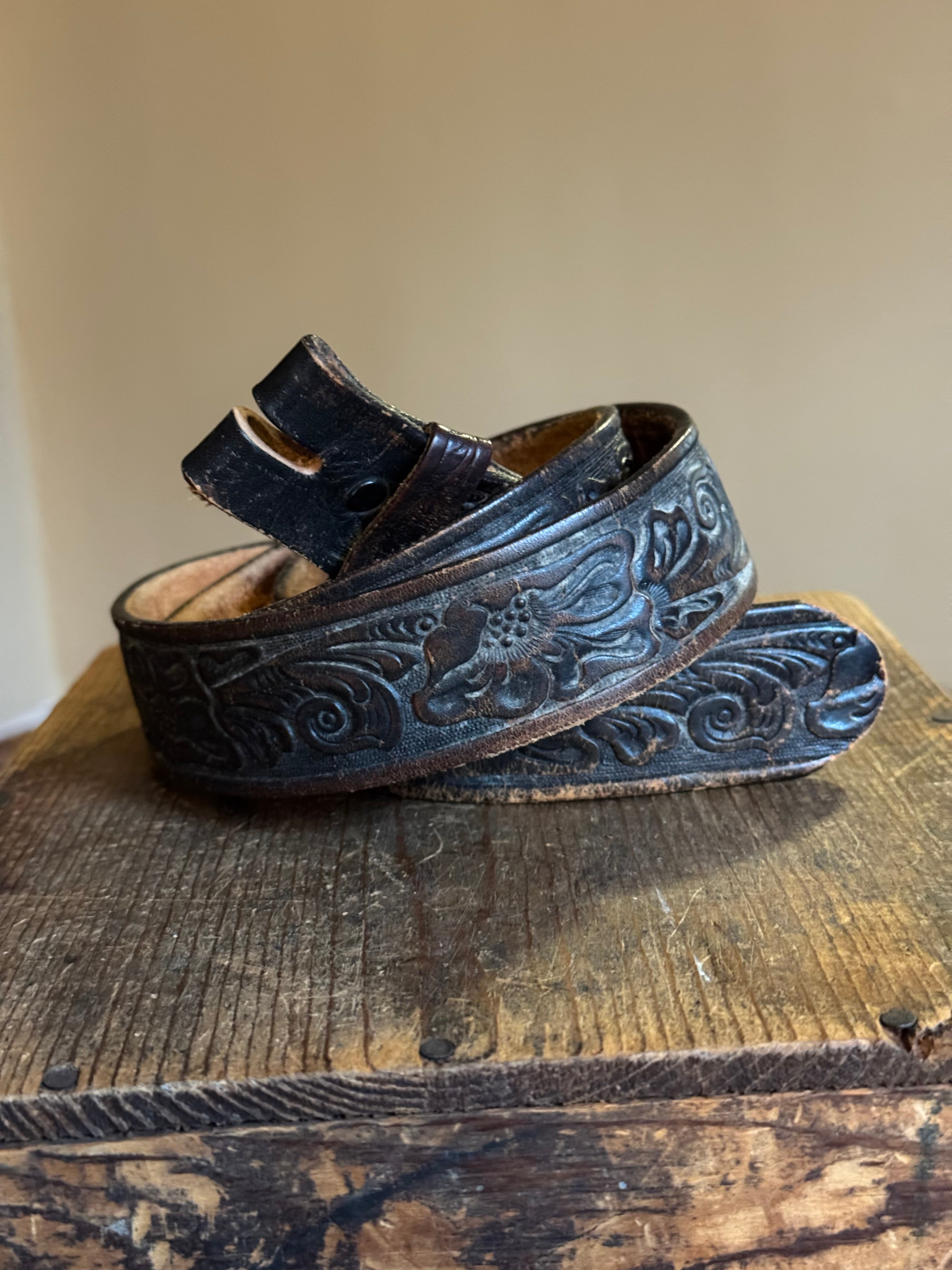 Vintage Dark Brown Flower Tooled Leather Belt